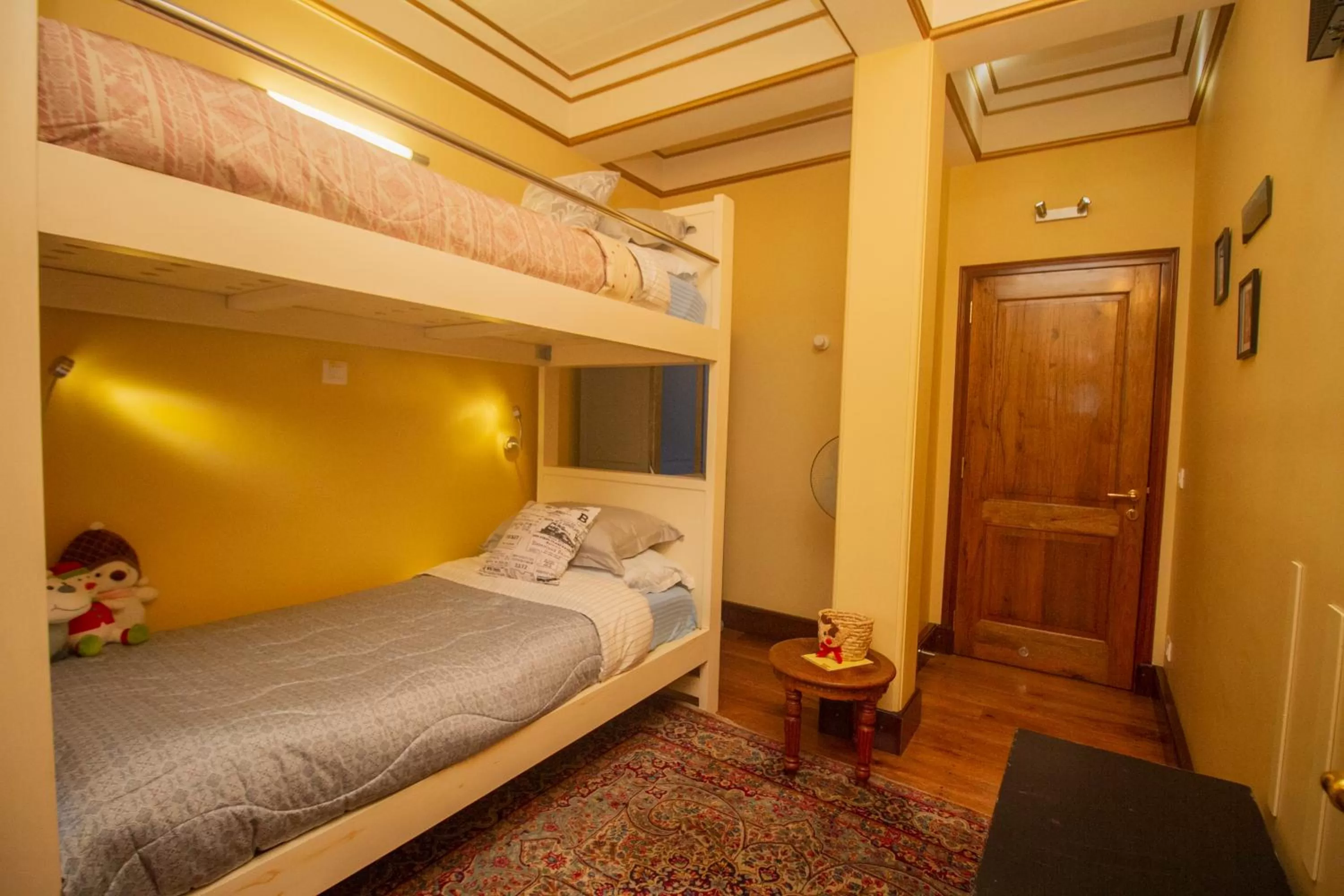 bunk bed, Bed in Amritara Luxury Villa Tosca, Gangtok