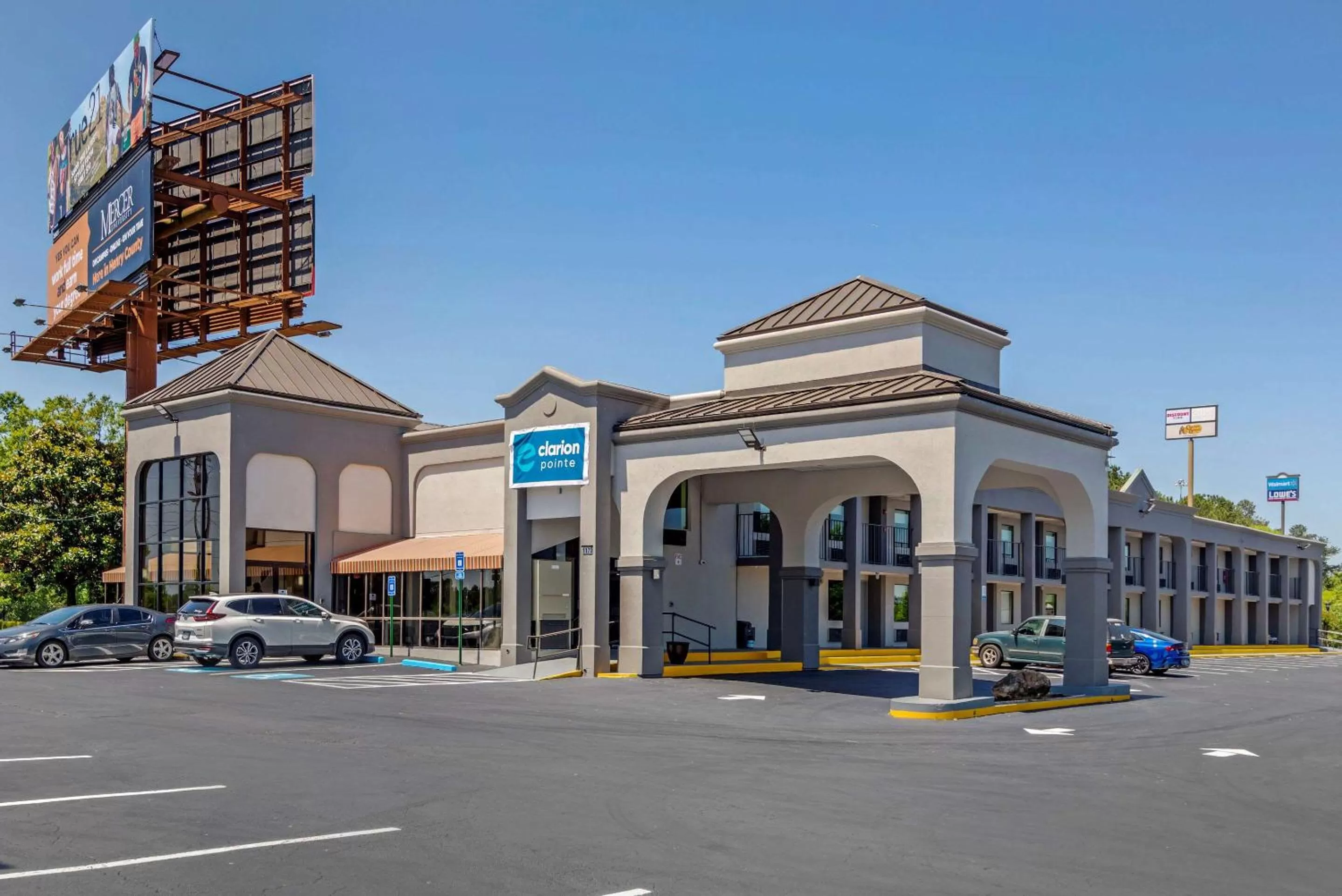 Property building in Clarion Pointe McDonough