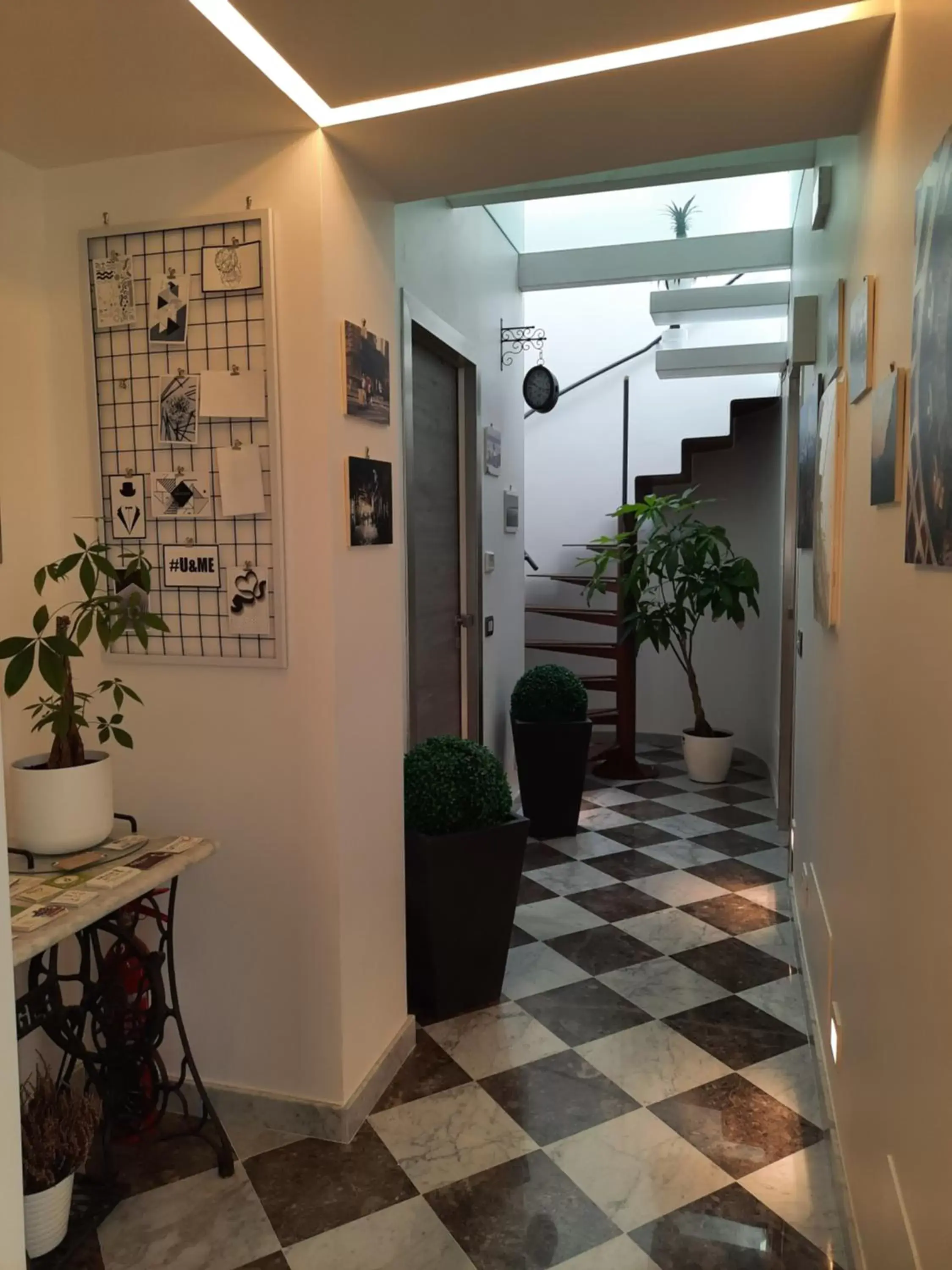 Lobby or reception in San Francesco Rooms and Apartment with Terrace in Palermo