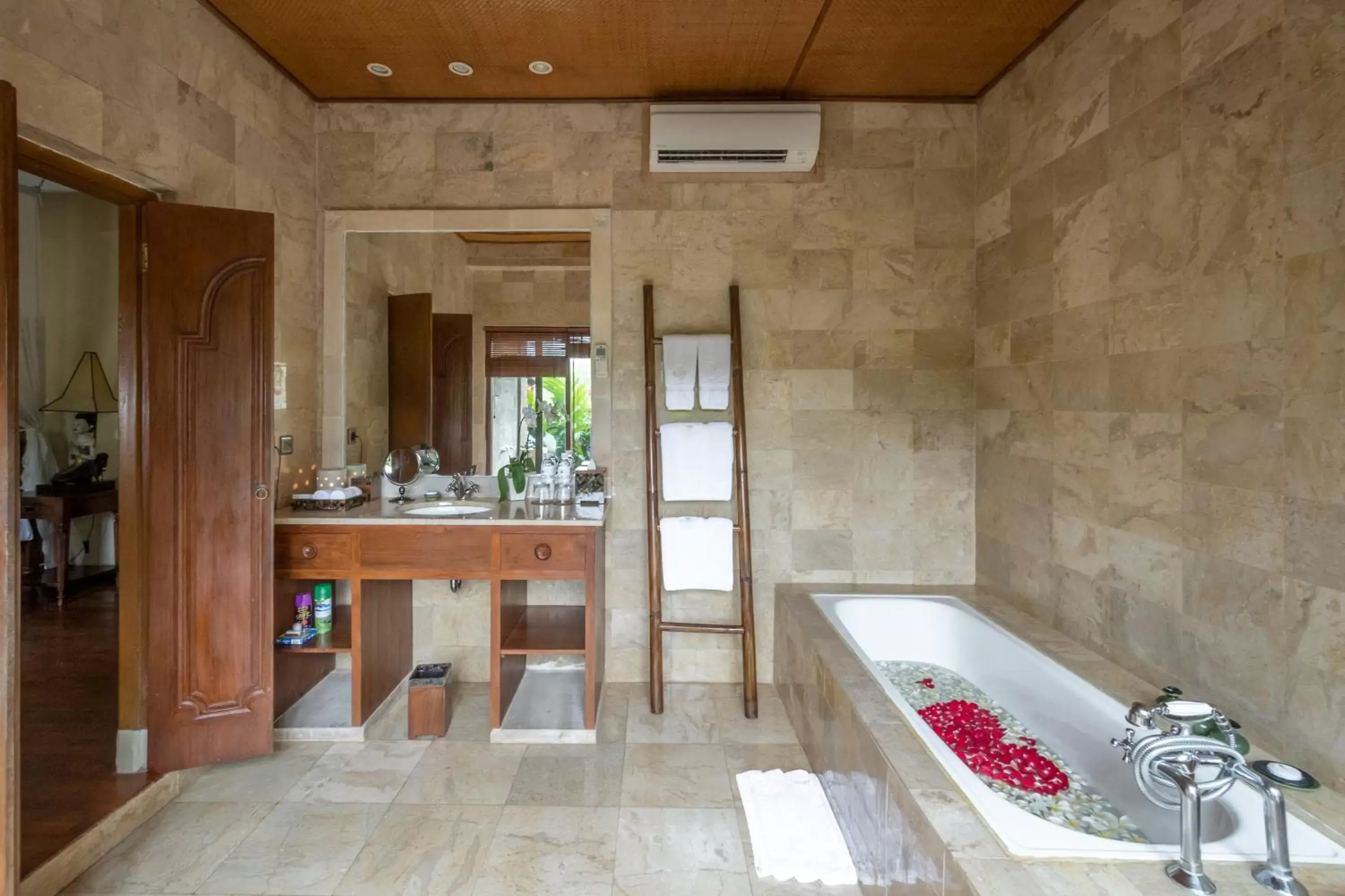 Bathroom, Kitchen/Kitchenette in Ibah