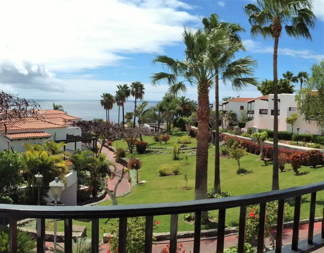 Garden view in Hotel Jardín Tecina