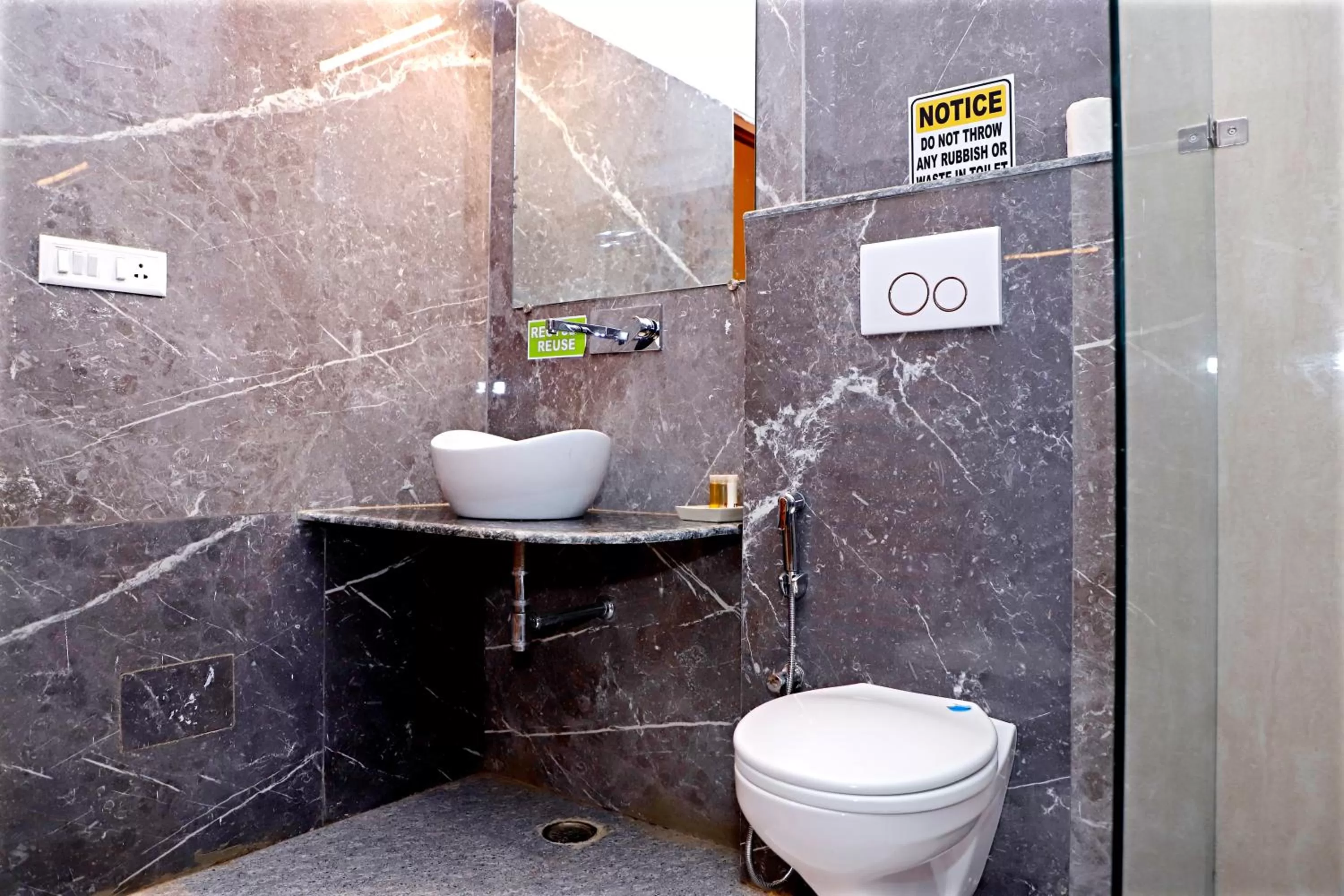 Shower in LaHermitage Resort