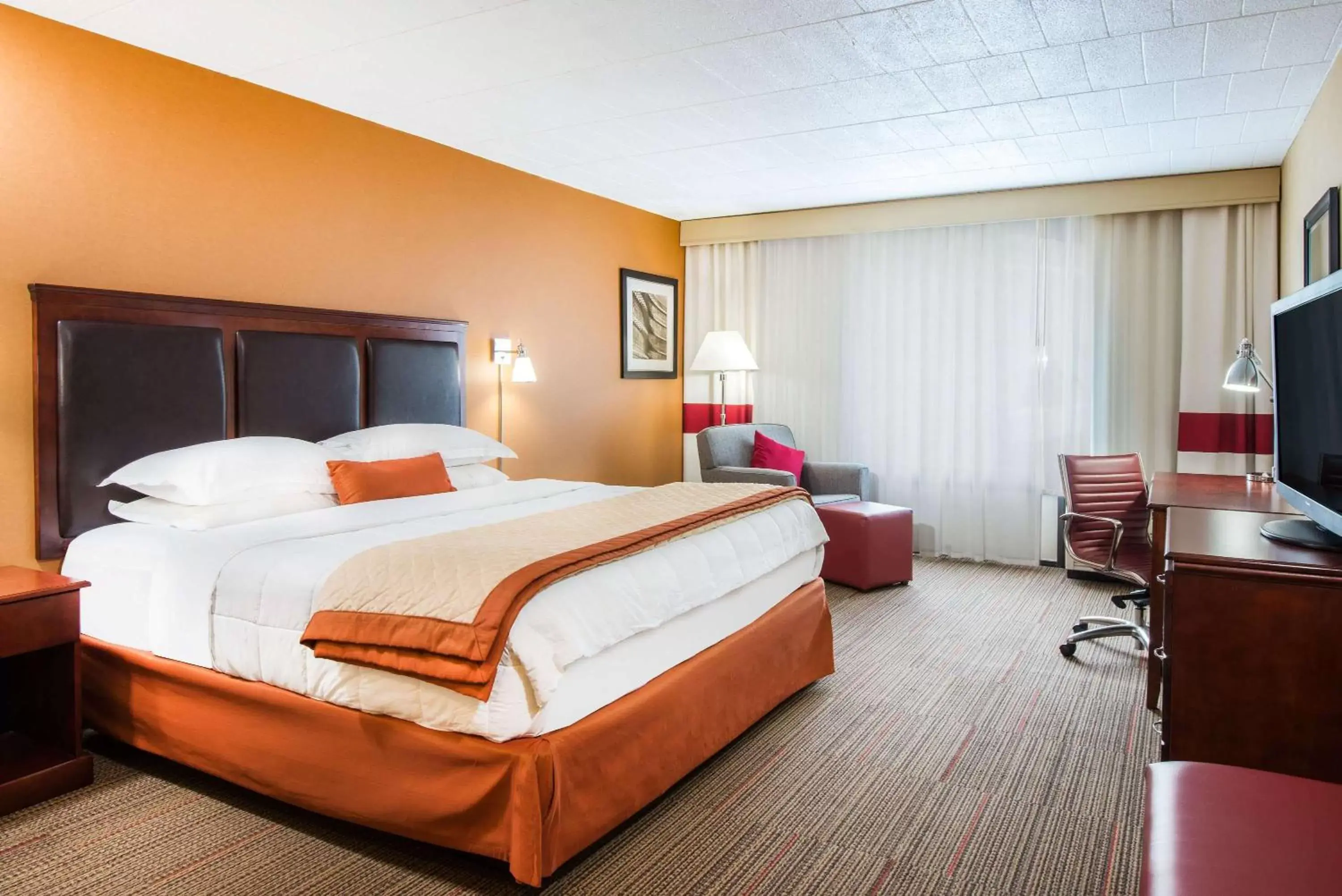 Photo of the whole room, Bed in Wyndham Garden Inn Pittsburgh Airport