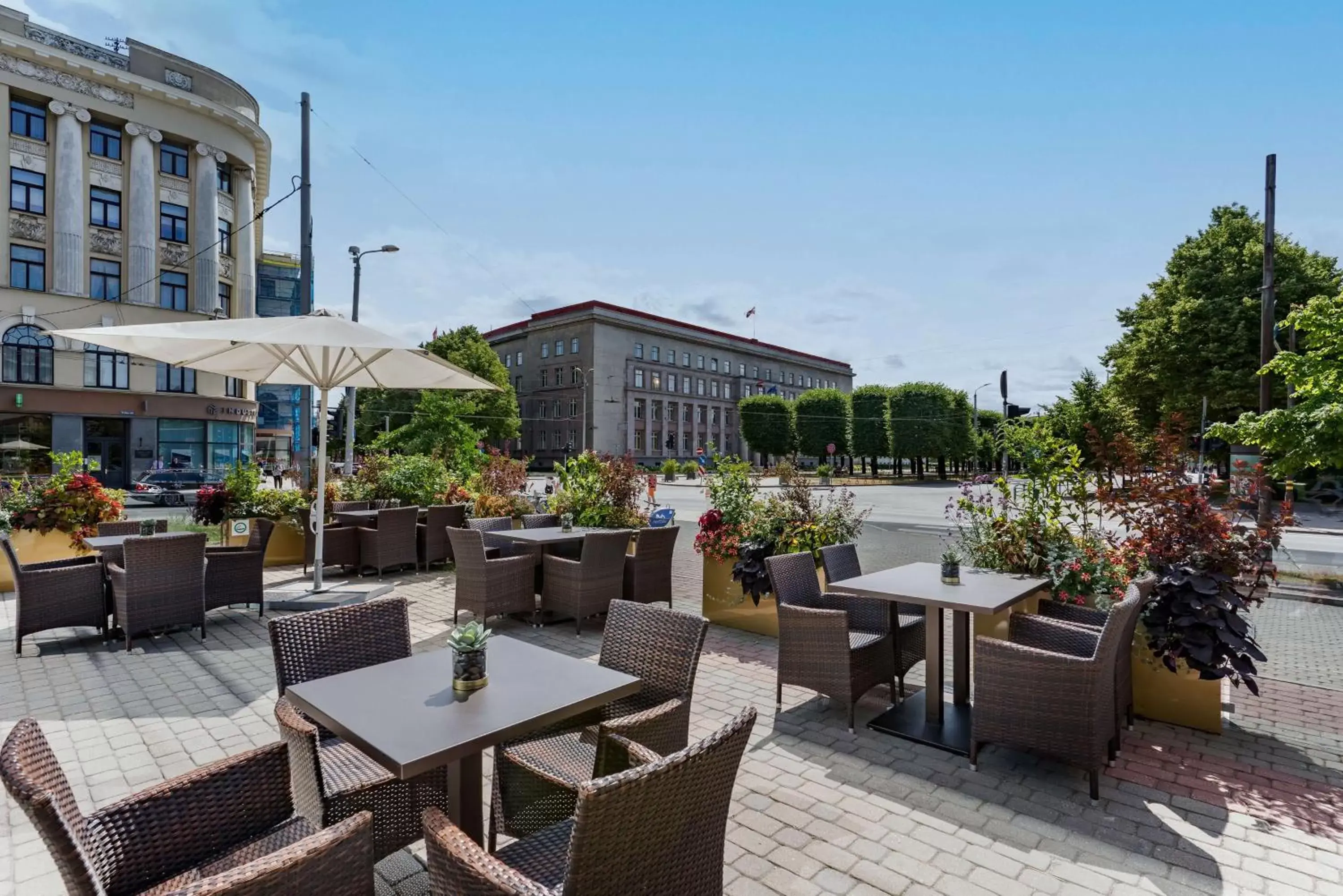 Patio, Restaurant/Places to Eat in Radisson Blu Latvija Conference & Spa Hotel, Riga