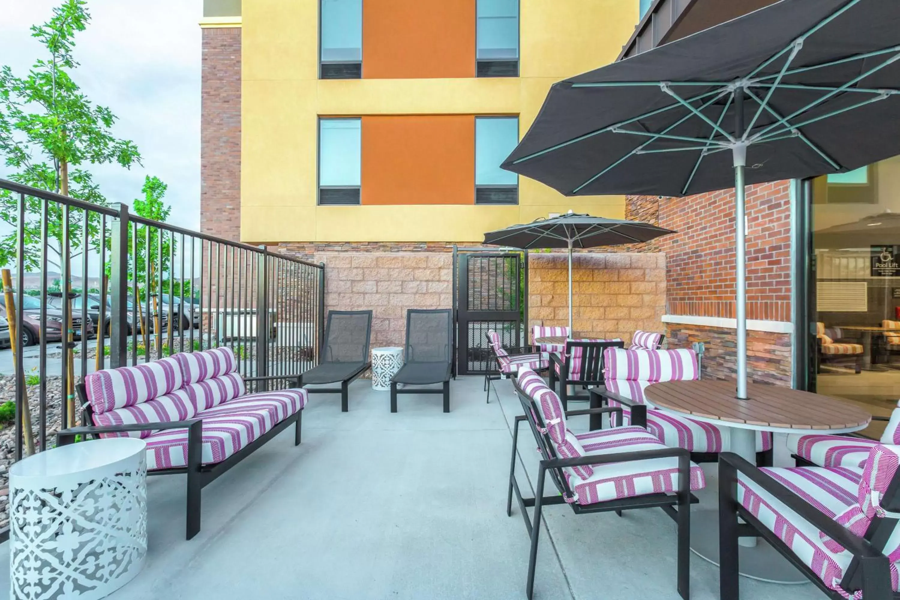 Patio, Restaurant/Places to Eat in Hampton Inn & Suites Reno/Sparks