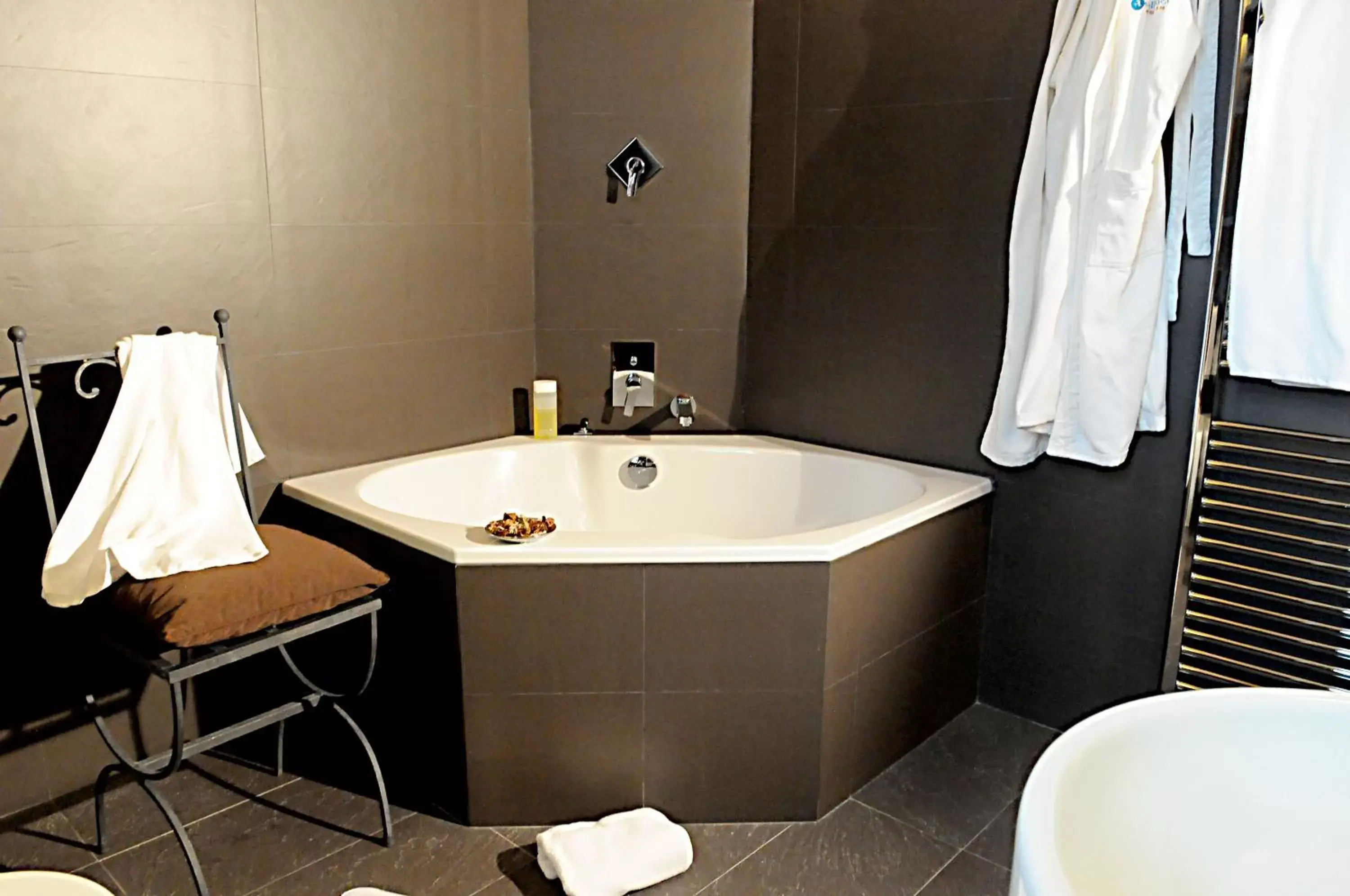 Bathroom in Vallantica Resort & SPA