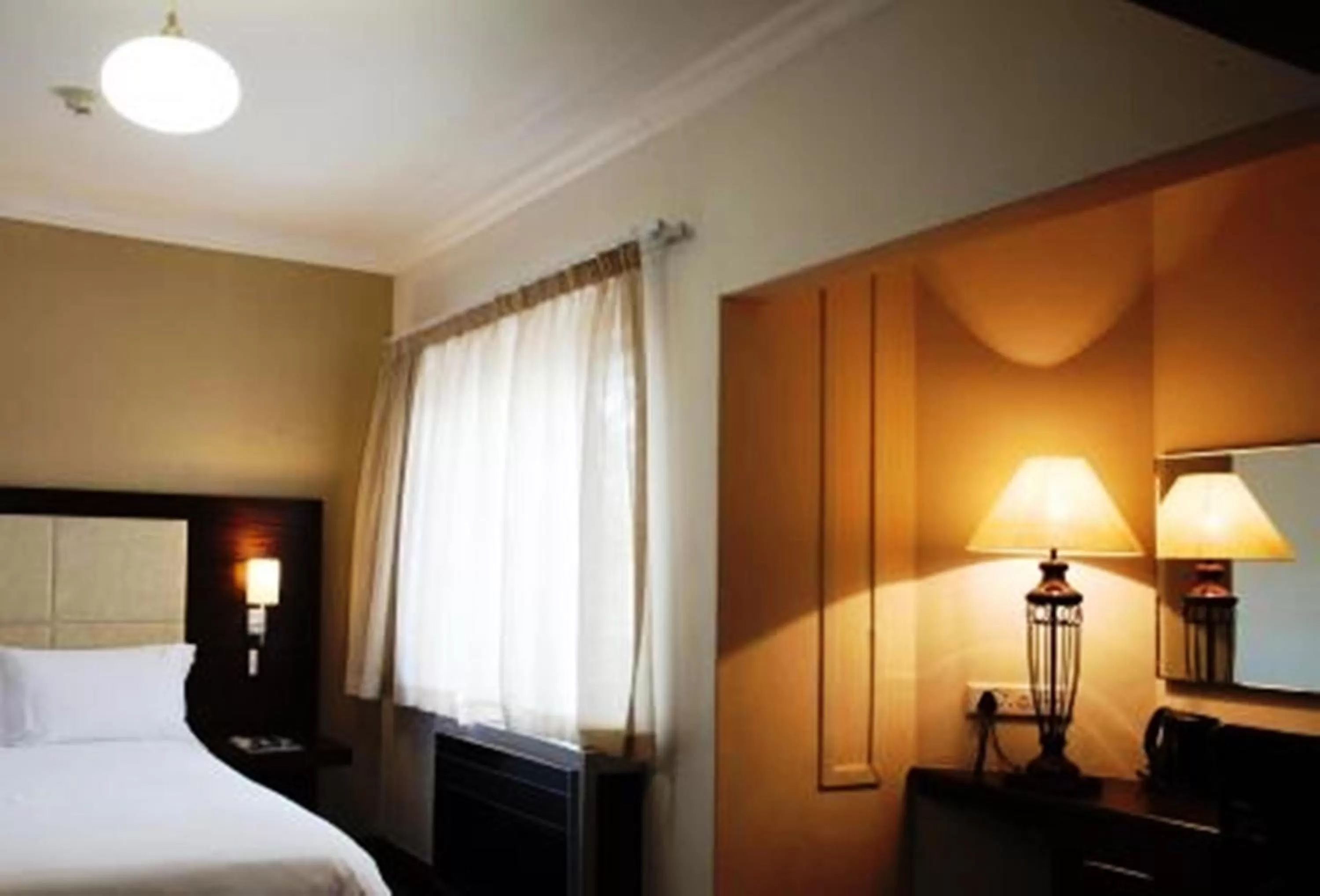 Coffee/tea facilities, Bed in Premier Splendid Inn Pinetown