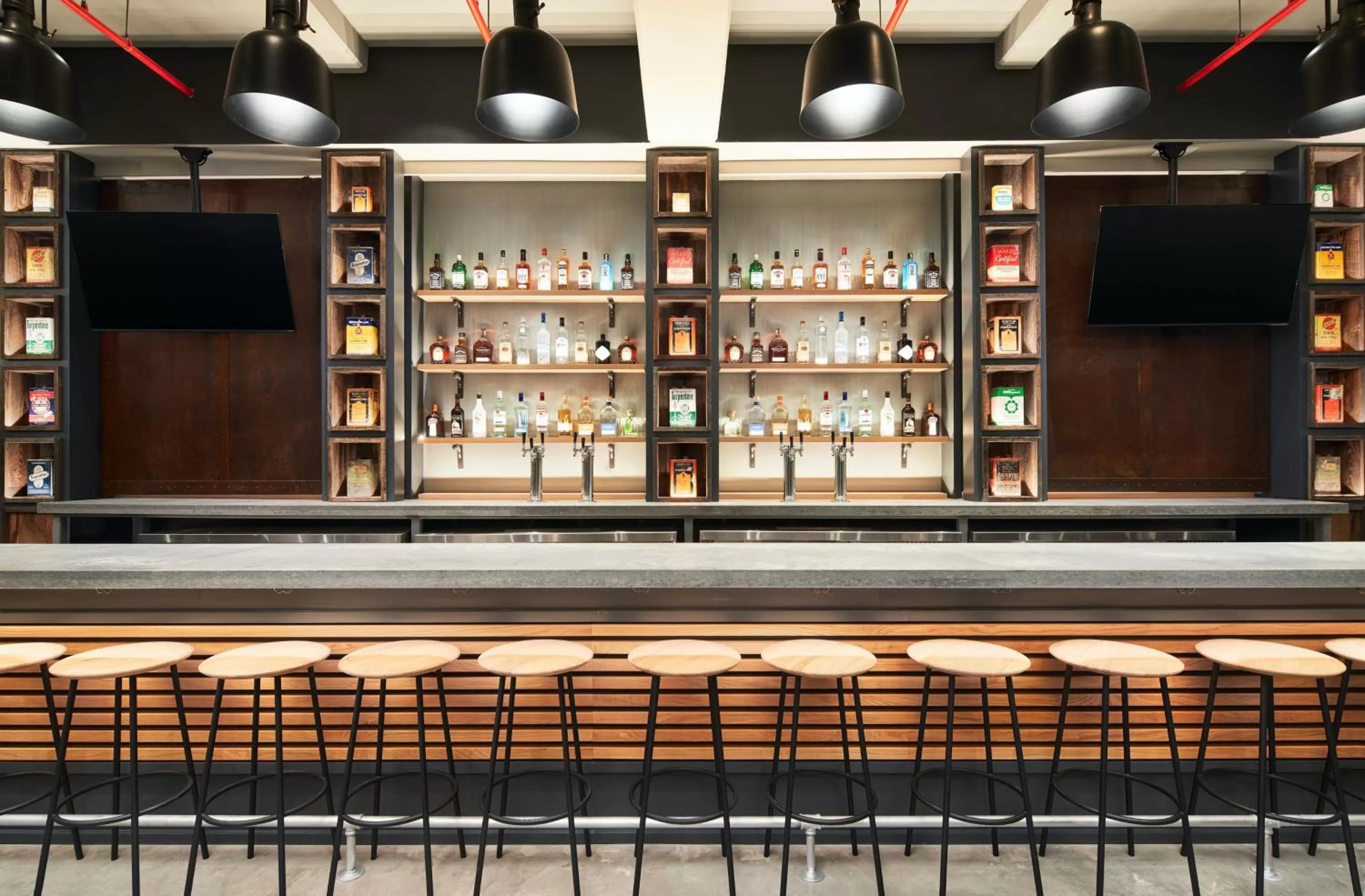 Lounge or bar in Hotel Indigo Tallahassee - Collegetown by IHG