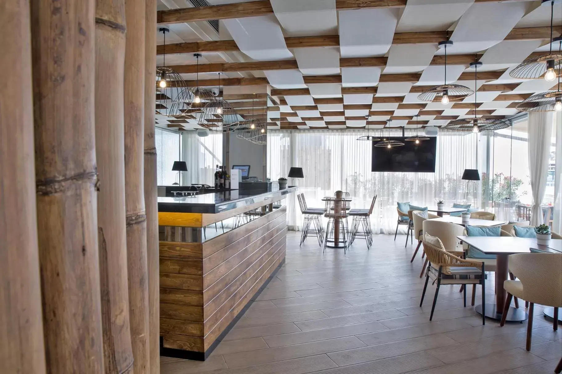 Restaurant/Places to Eat in Wyndham Athens Residence