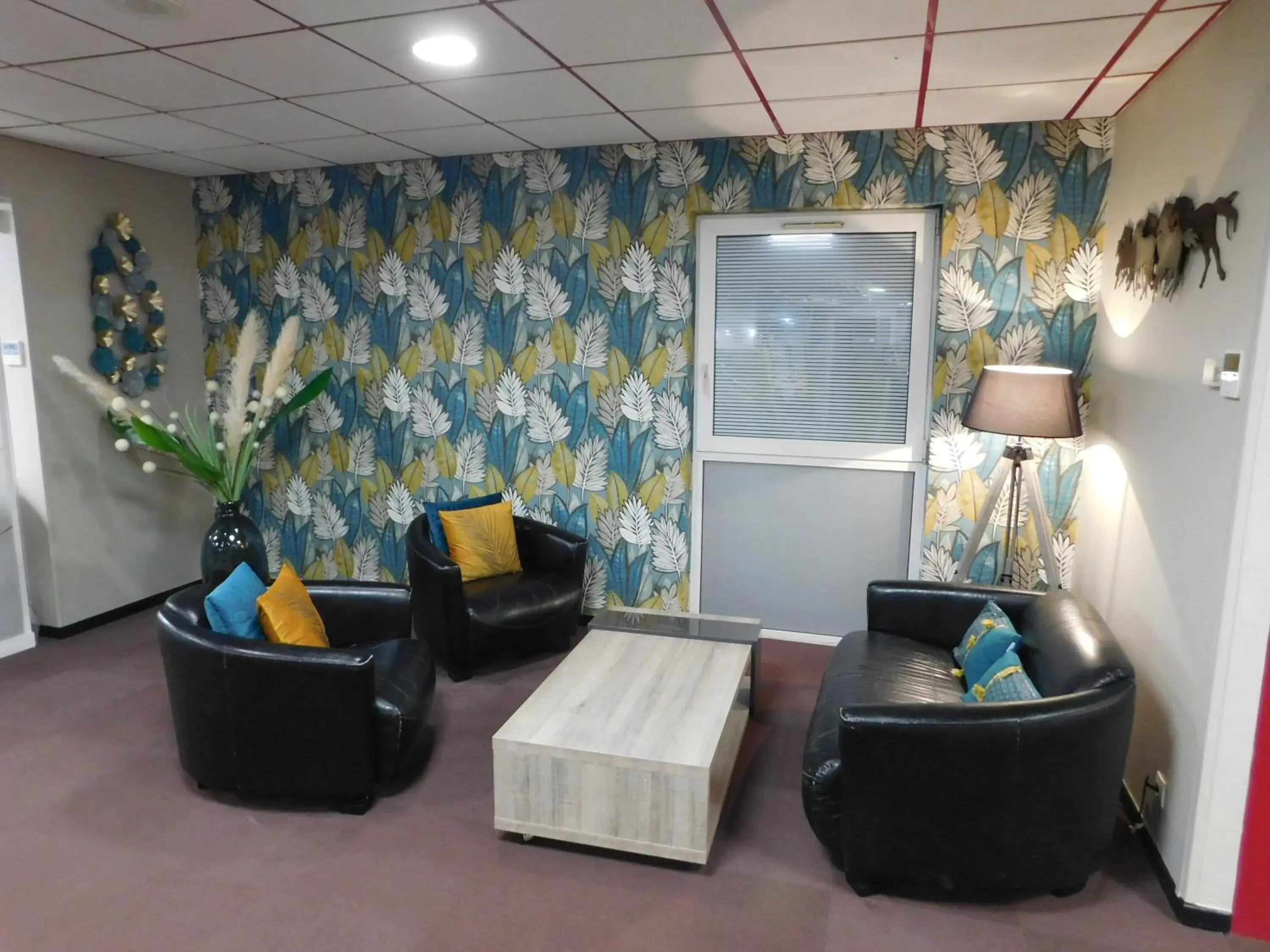 Property building, Lobby/Reception in The Originals Access, Hotel Aries, Argentan (Inter-Hotel)