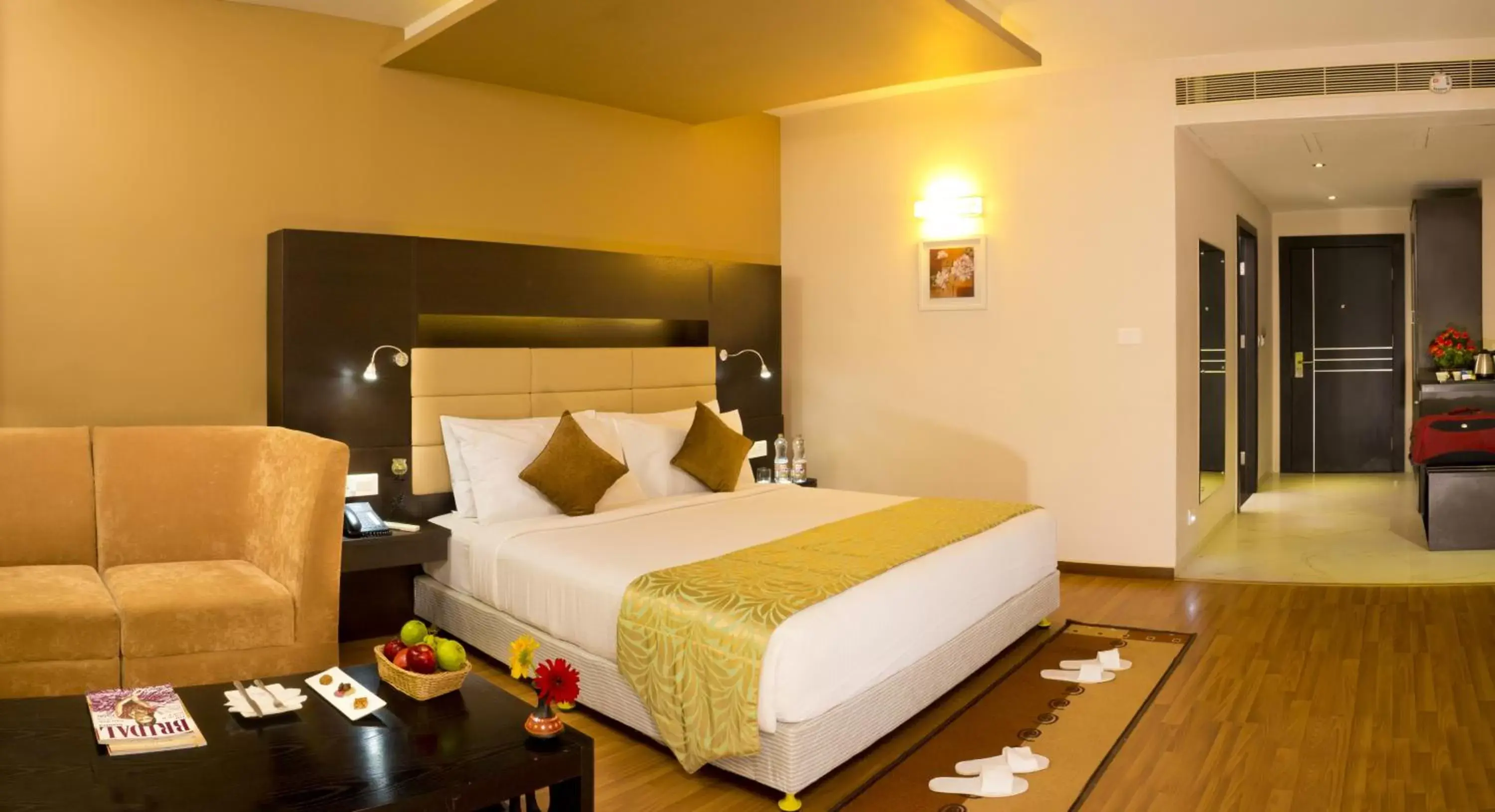 Photo of the whole room, Bed in Poppys Hotel Madurai