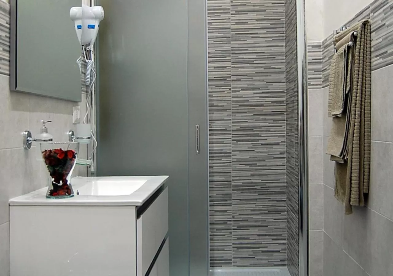 Shower in B&b Vittorio Emanuele II