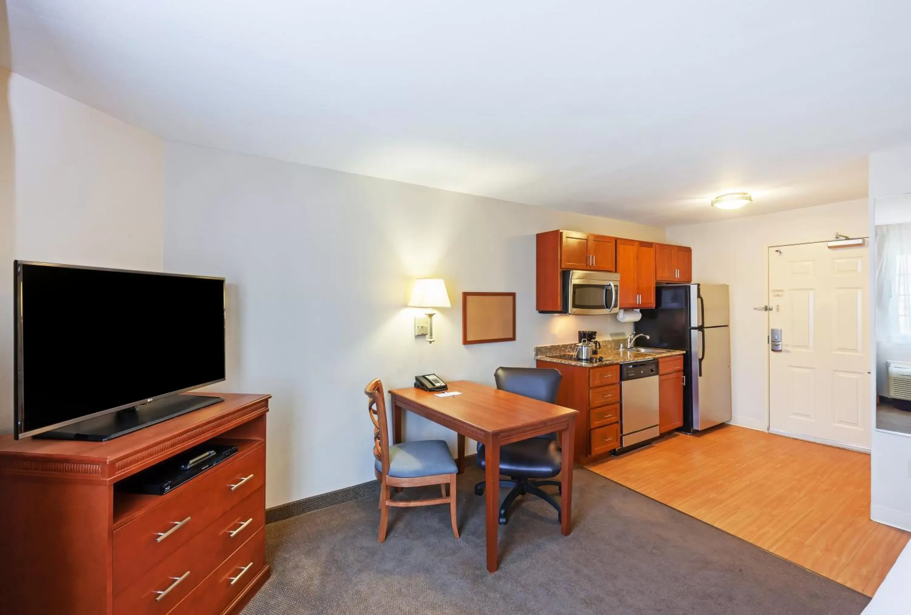 Photo of the whole room, TV/Entertainment Center in Candlewood Suites El Paso, an IHG Hotel