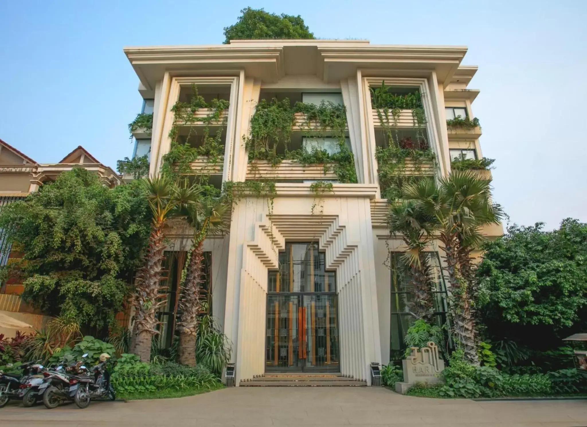 Facade/entrance in HARI Residence & Spa Facade/entrance in HARI Residence & Spa