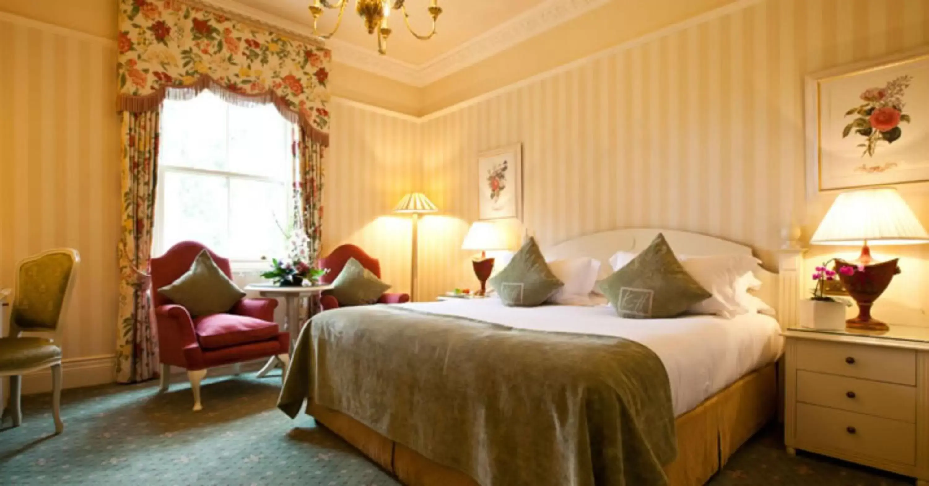 Photo of the whole room, Bed in Kilworth House Hotel and Theatre