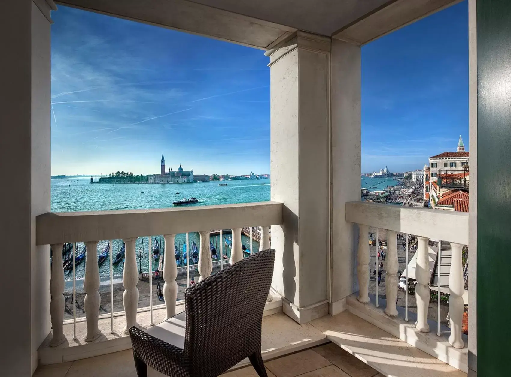 View (from property/room), Balcony/Terrace in Londra Palace Venezia