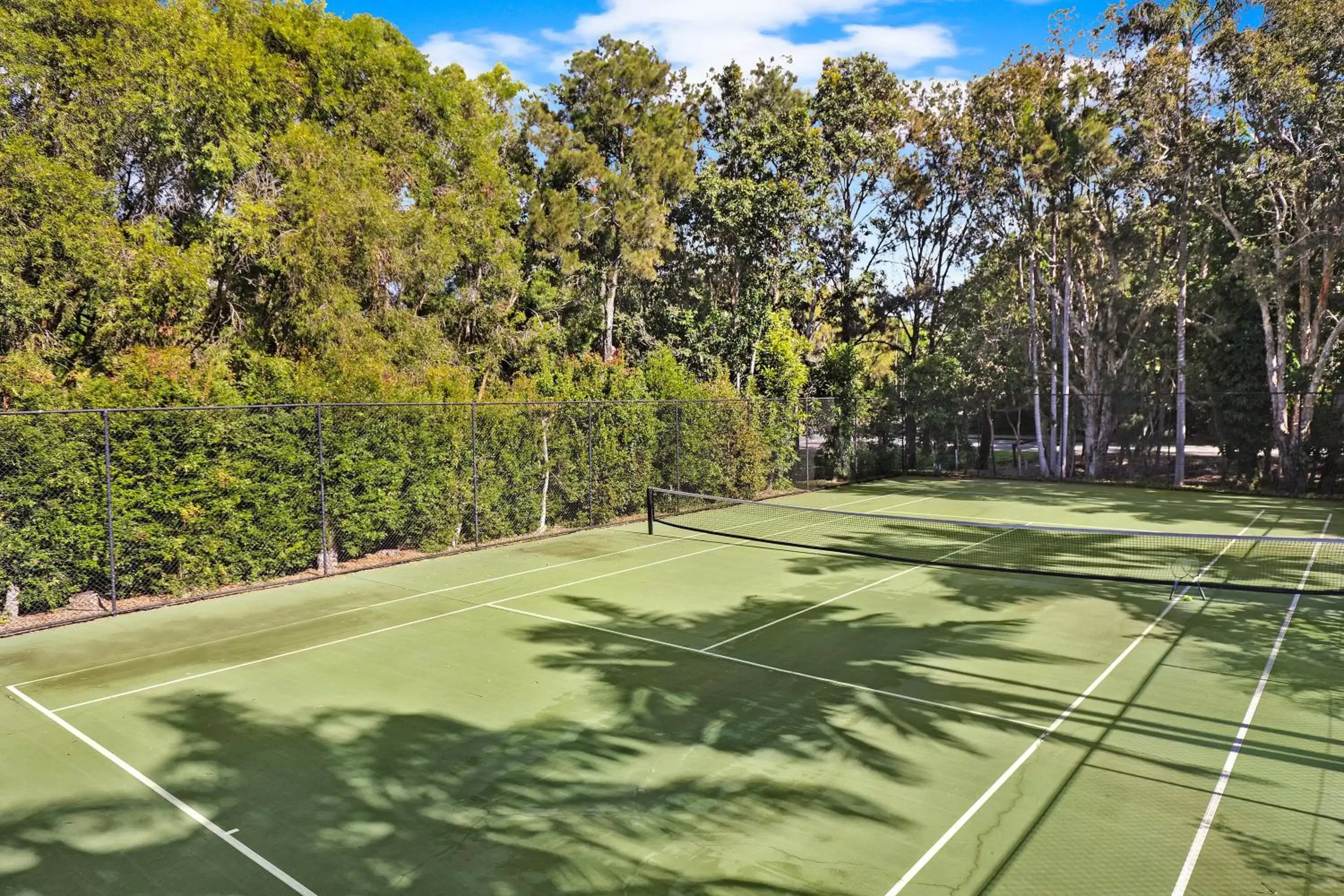 Area and facilities, Tennis/Squash in Coral Beach Noosa Resort