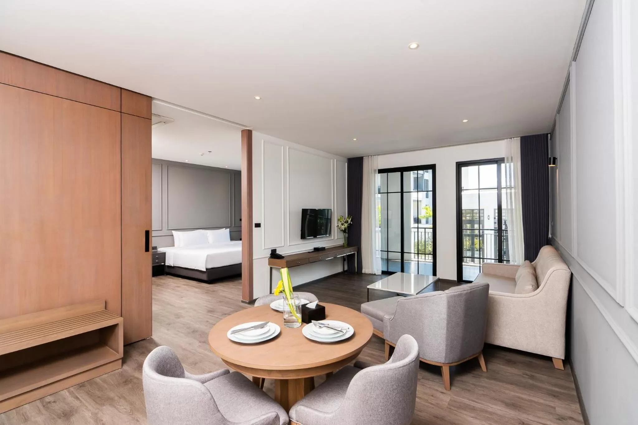 Kitchen or kitchenette, Bed in One Patio Hotel Pattaya - SHA Extra Plus