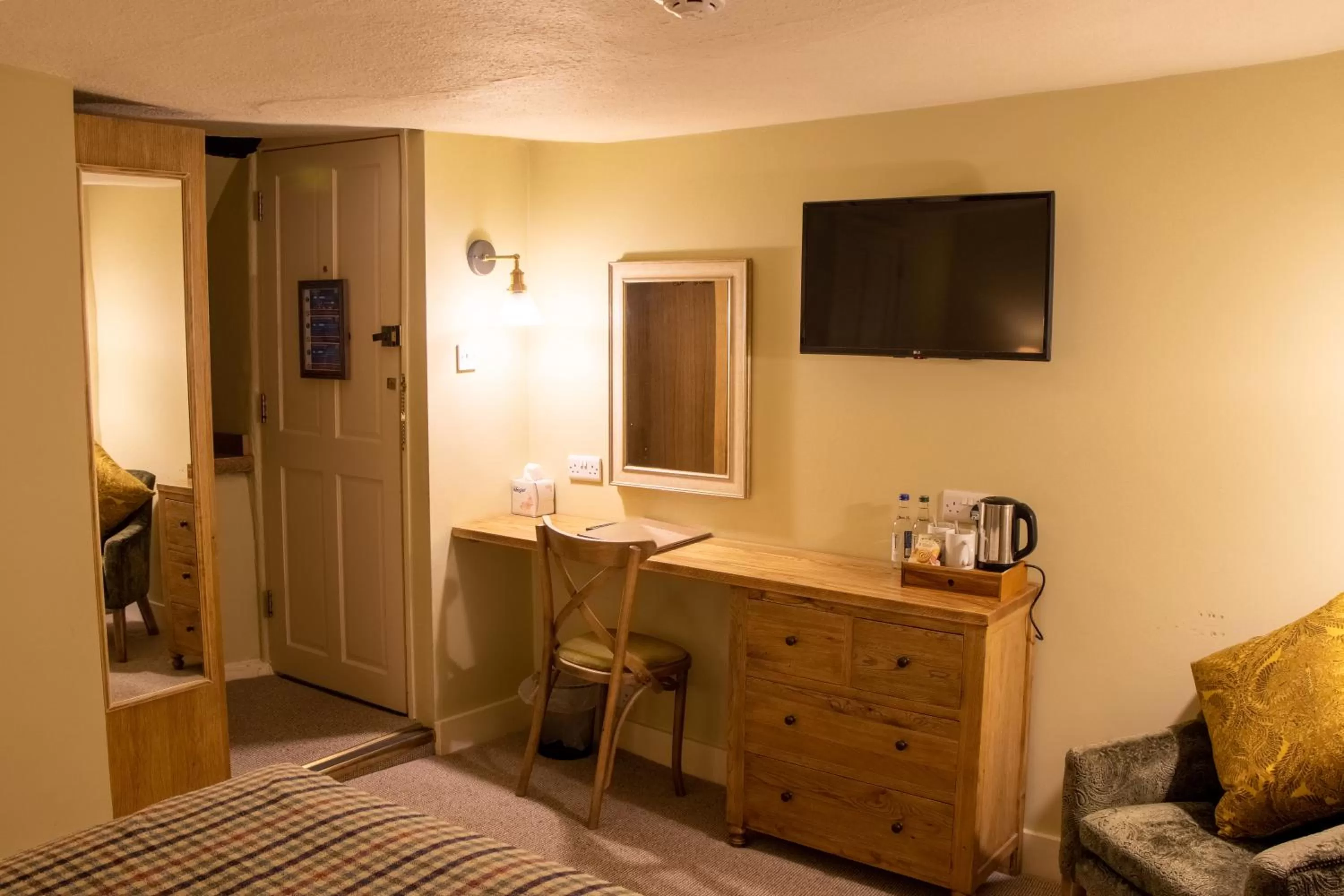 Coffee/tea facilities, Bed in The Green Dragon