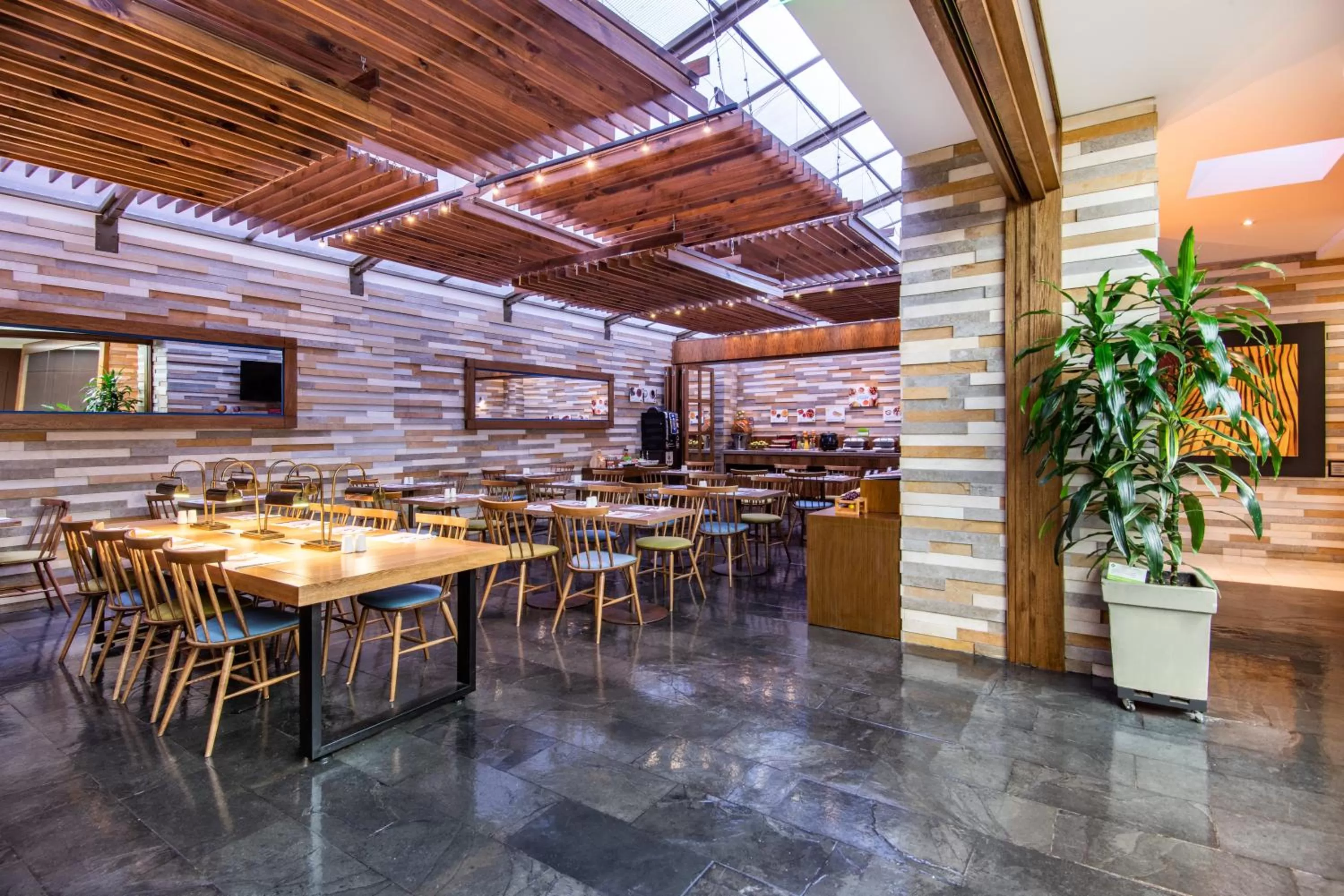 Breakfast in Holiday Inn Express Bogotá - Parque La 93 by IHG