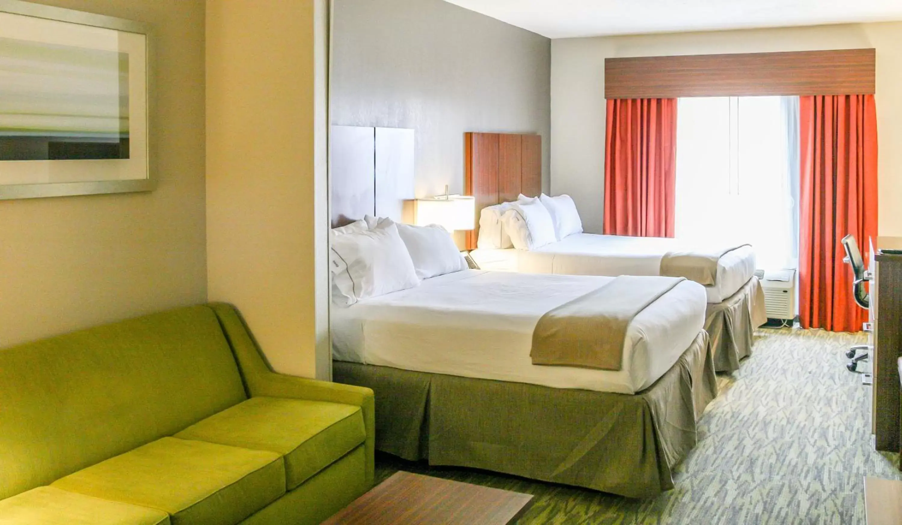 Bedroom, Bed in Holiday Inn Express Vicksburg, an IHG Hotel