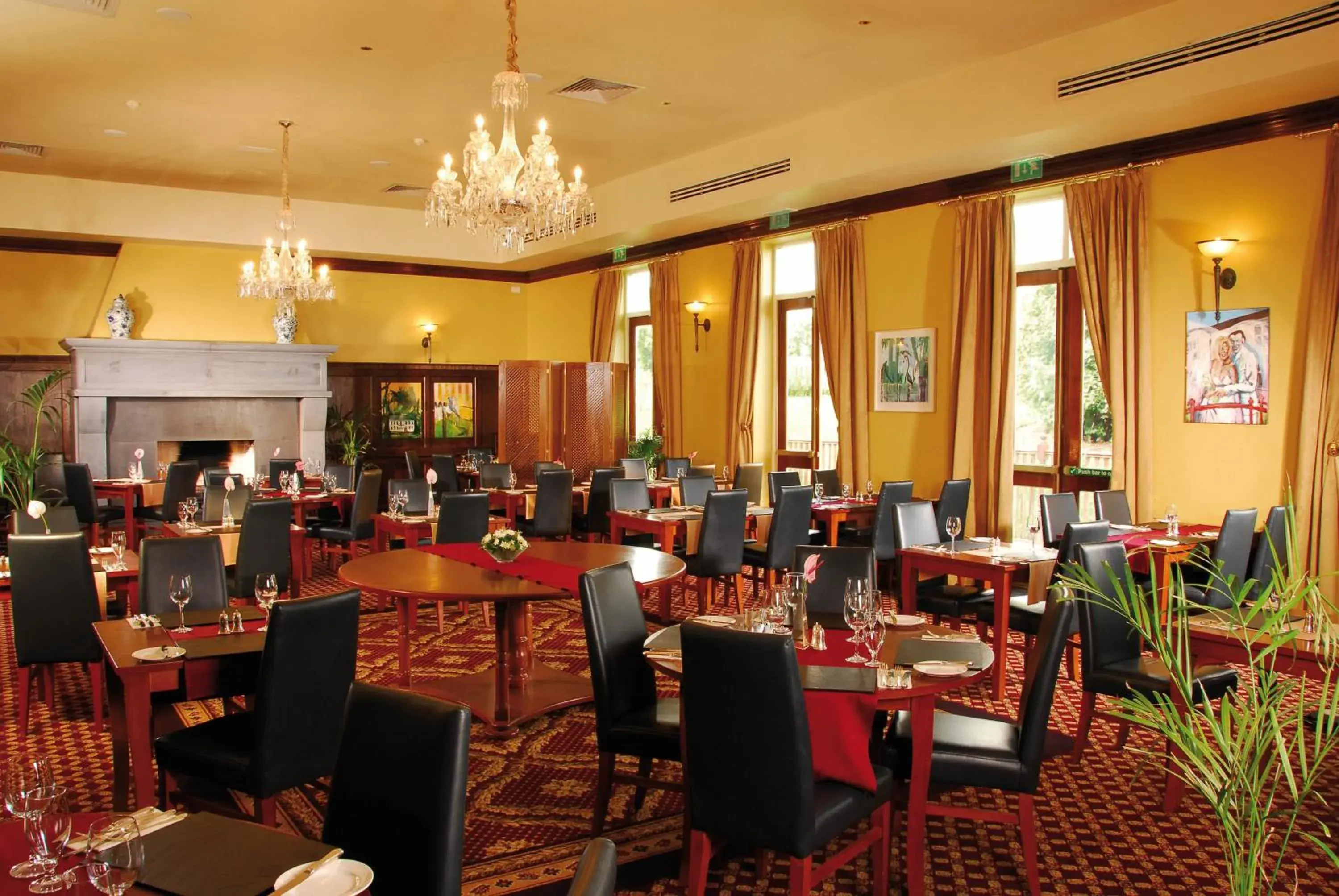 Restaurant/Places to Eat in Roganstown Hotel & Country Club
