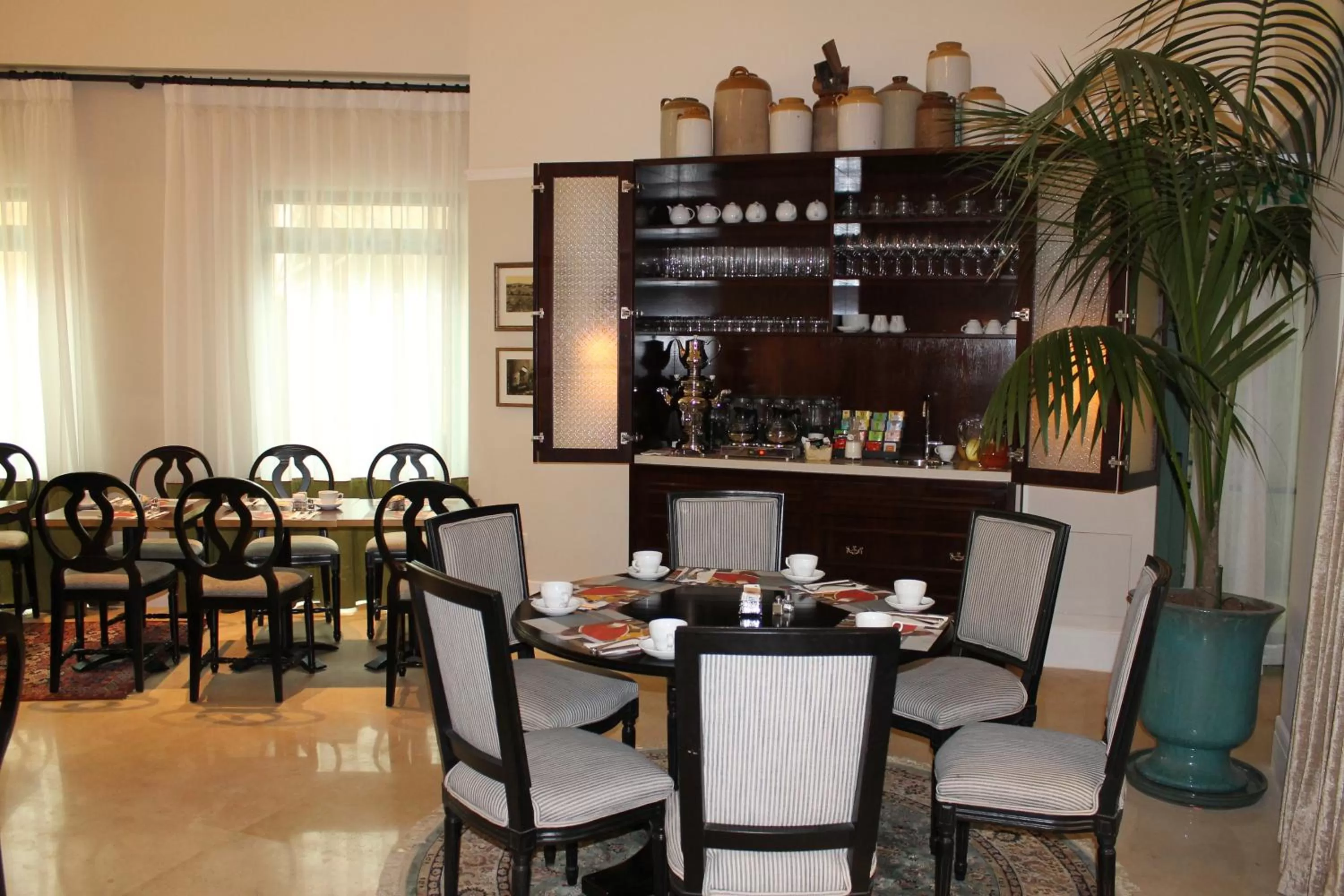 Restaurant/places to eat in Arthur Hotel - an Atlas Boutique Hotel