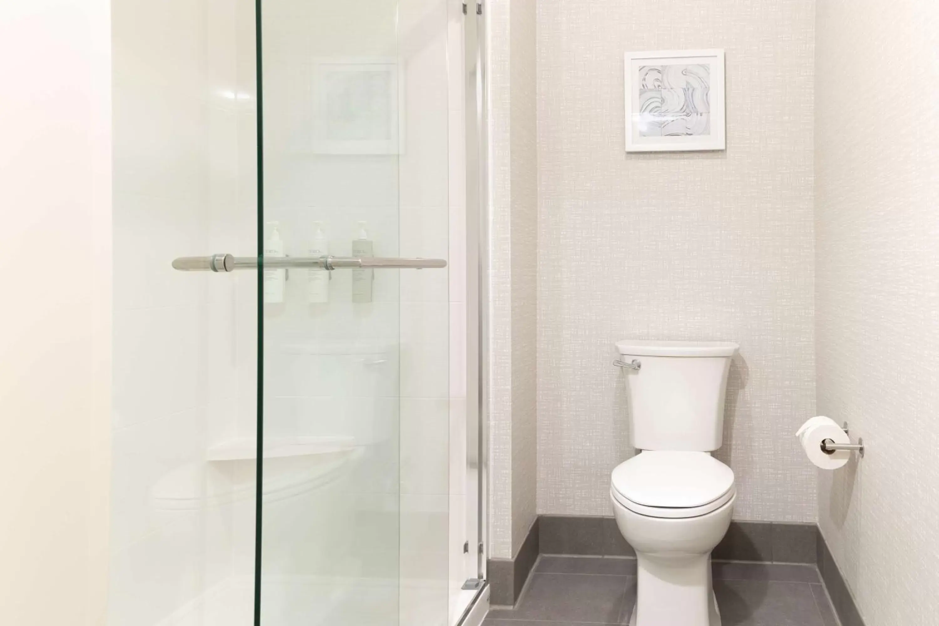 Bathroom in Hampton Inn & Suites Santa Rosa Sonoma Wine Country Bathroom in Hampton Inn & Suites Santa Rosa Sonoma Wine Country