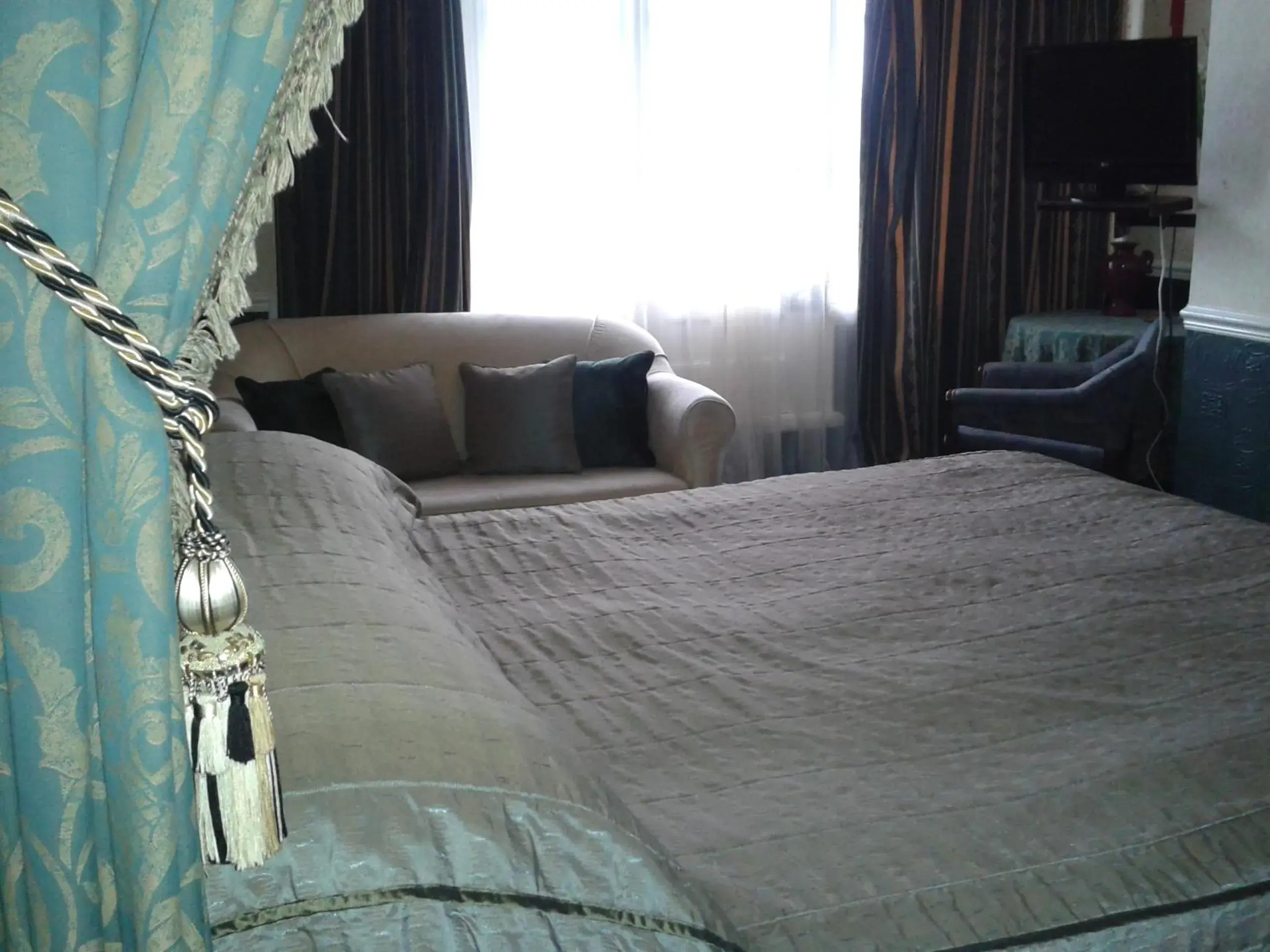 Bed in Regency Hotel