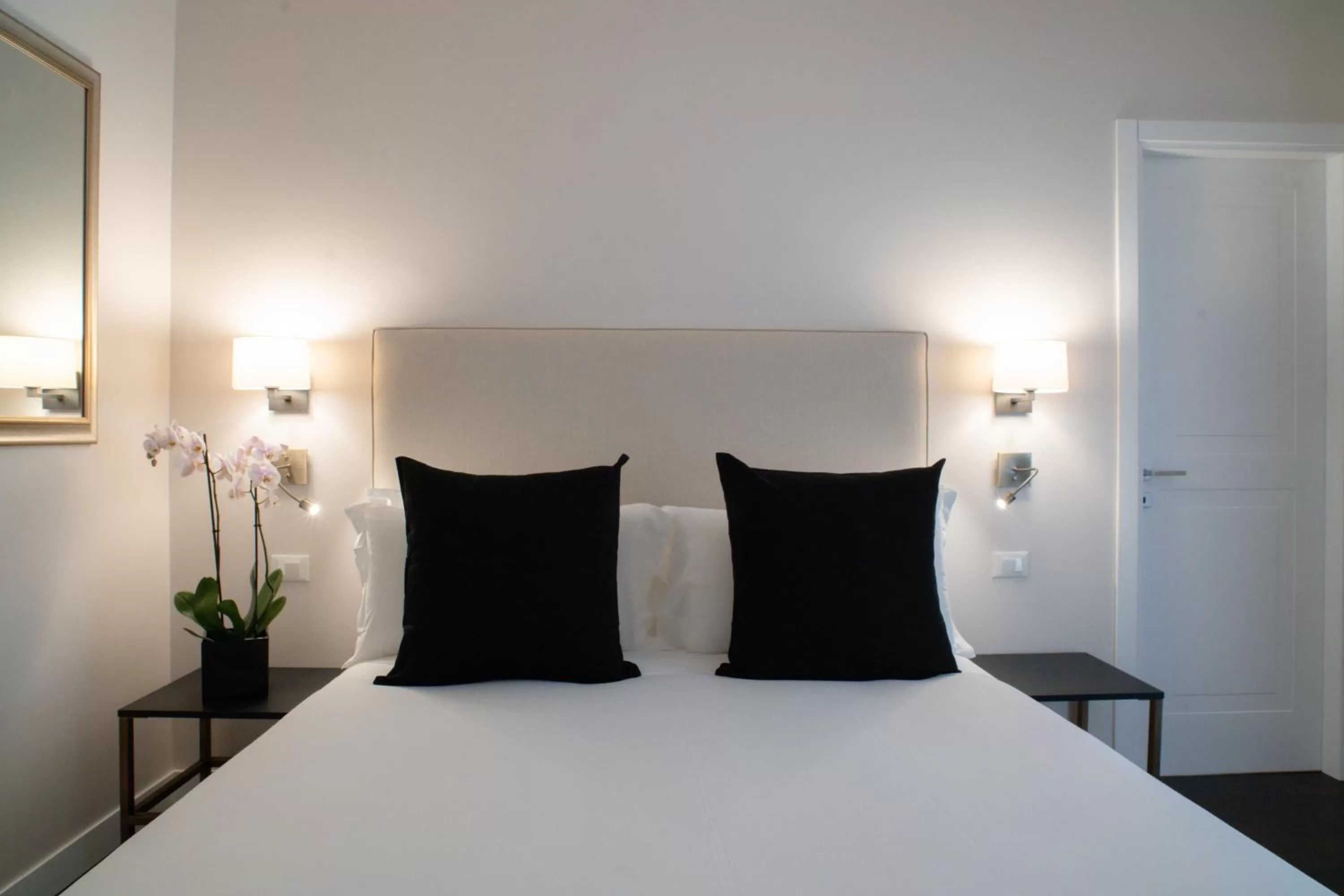 Bedroom, Bed in Kame Hall