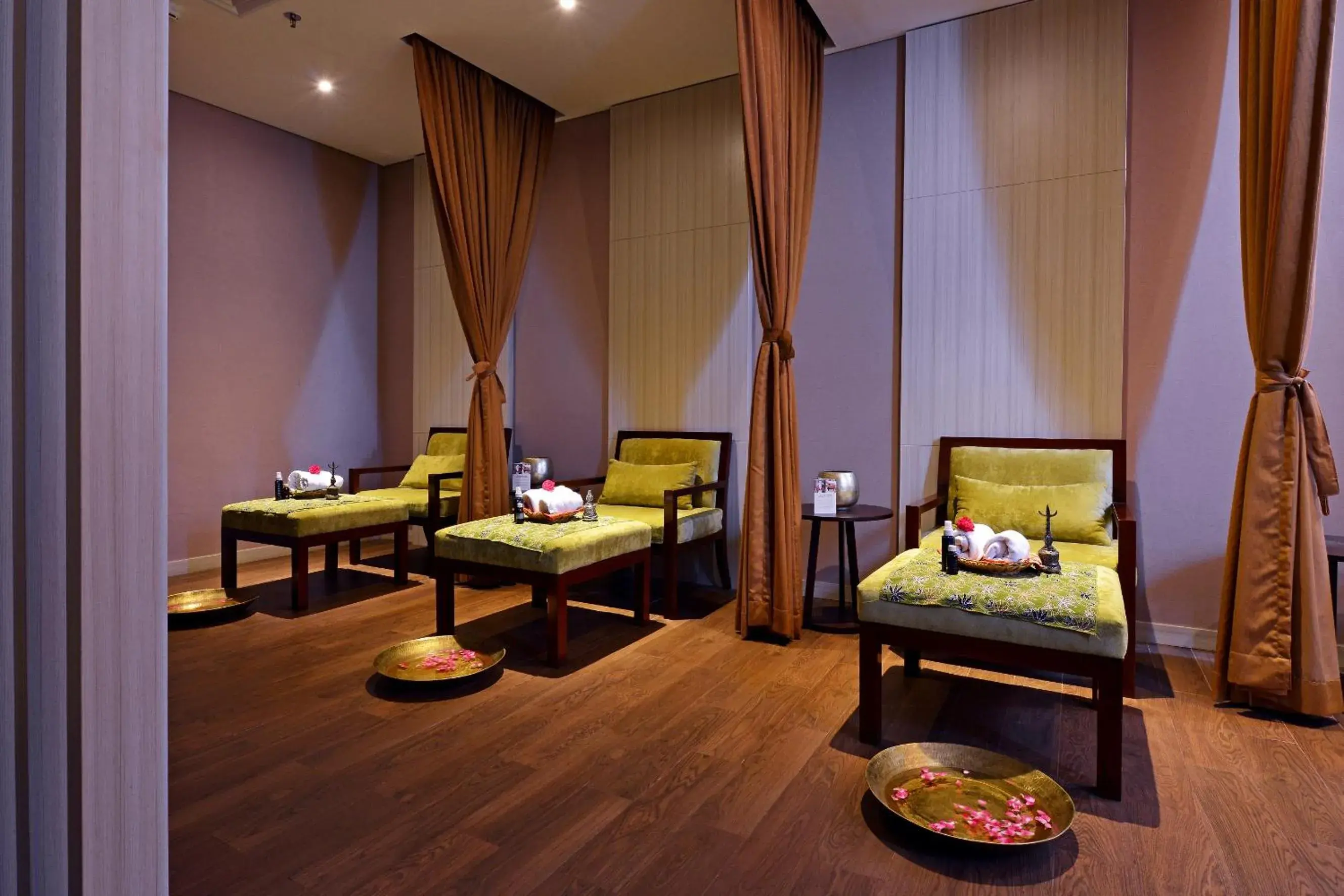 Massage, Seating Area in FOX Hotel Pekanbaru
