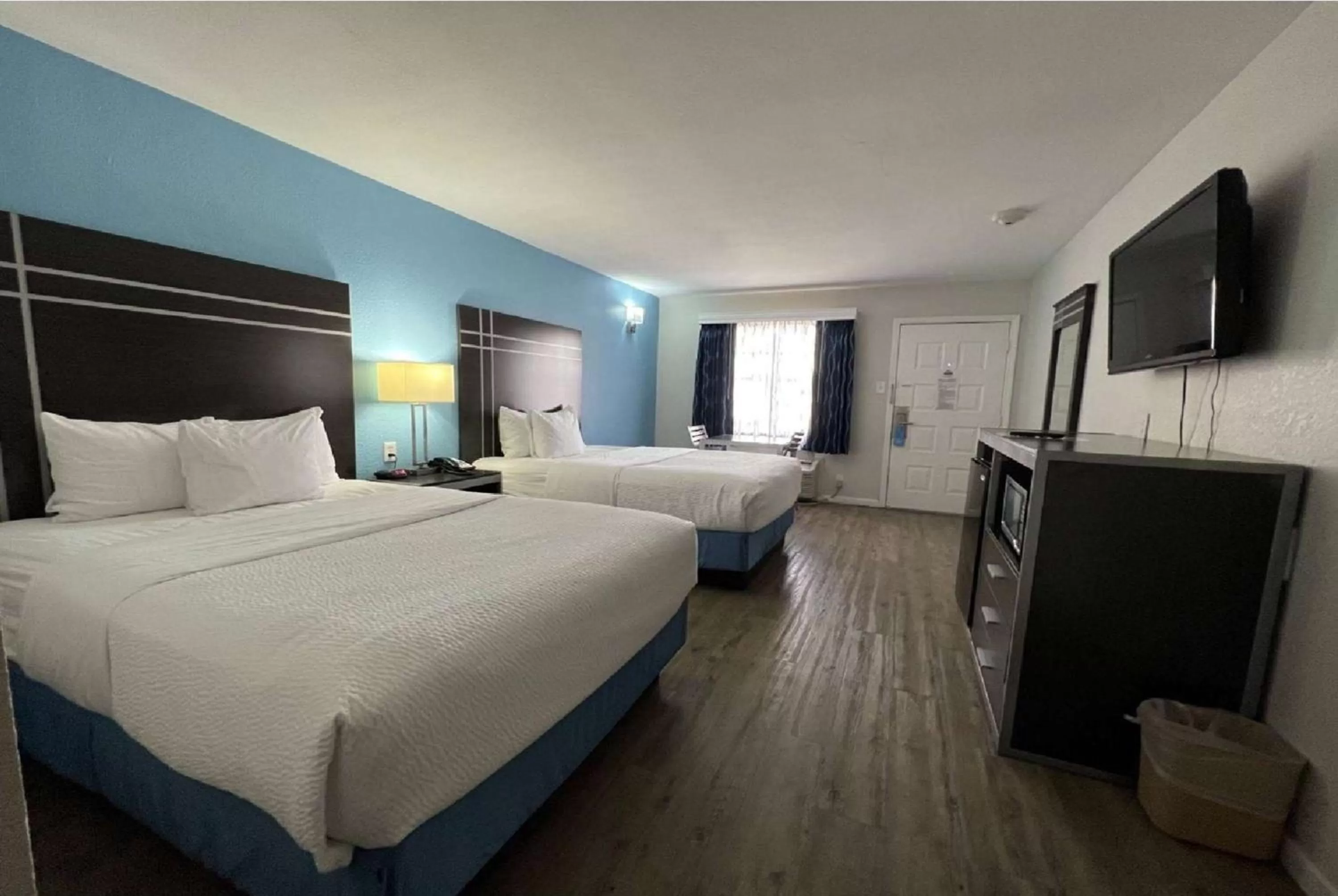 Photo of the whole room, Bed in Days Inn by Wyndham Orange