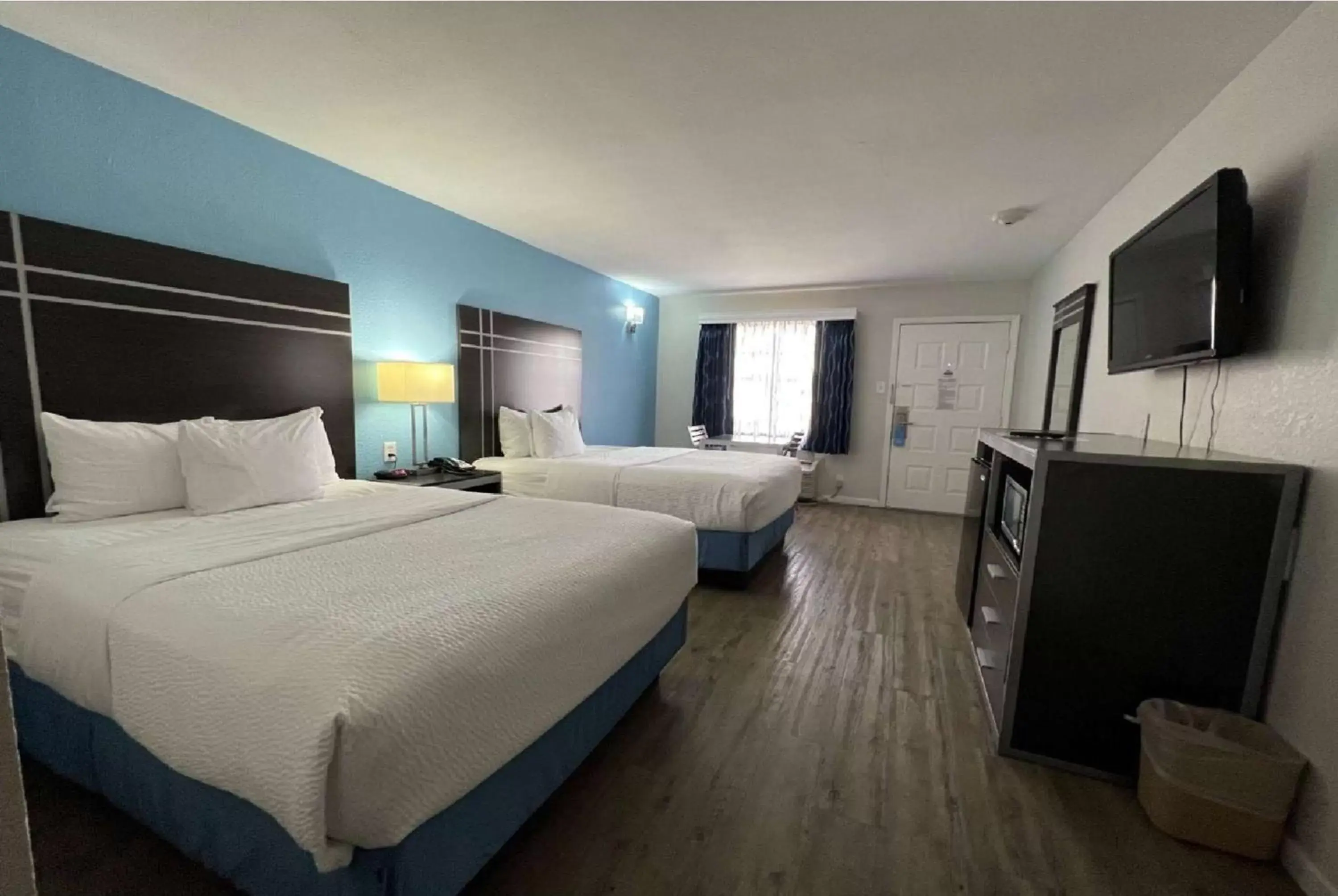 Photo of the whole room in Days Inn by Wyndham Orange