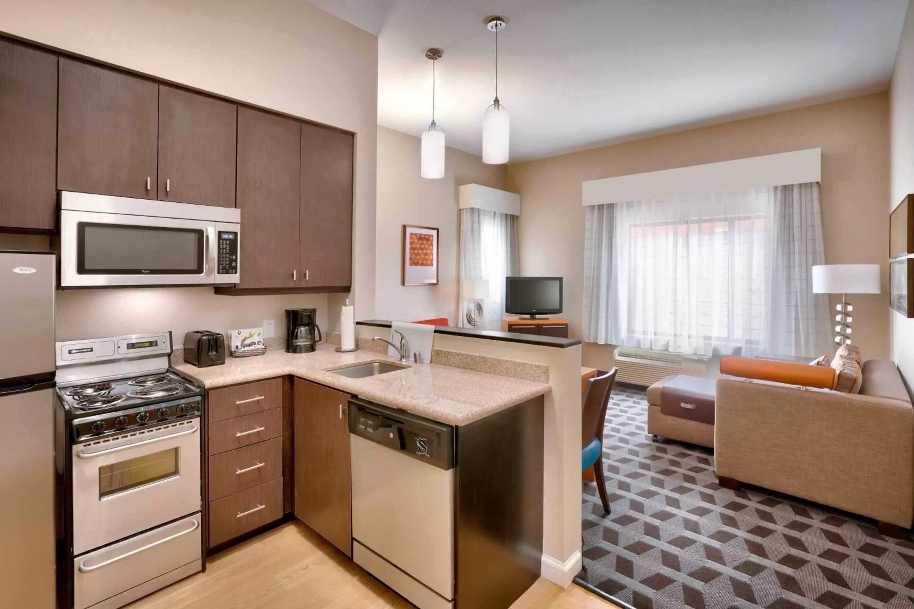 Bedroom, Kitchen/Kitchenette in TownePlace by Marriott Suites Elko