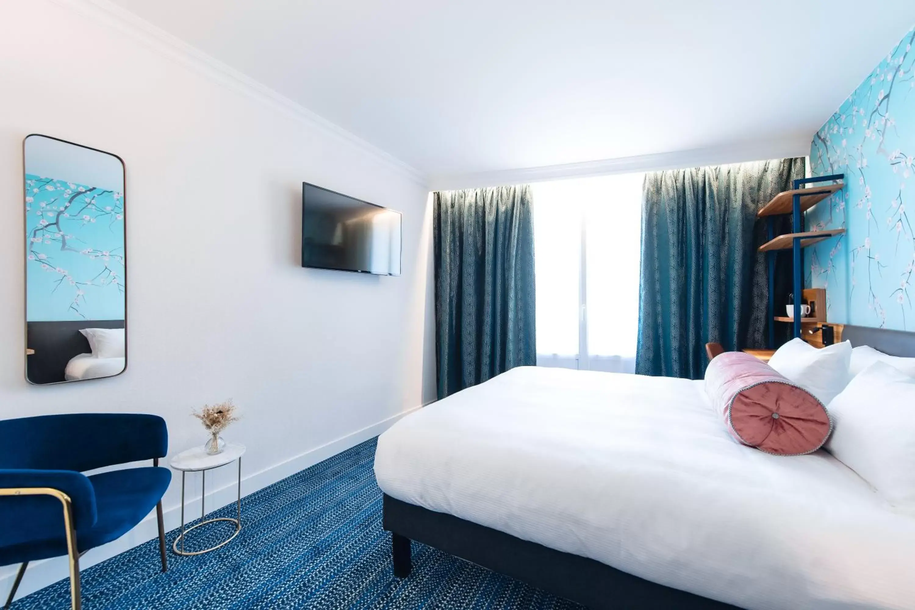 Bed in Hôtel Bleu de Grenelle