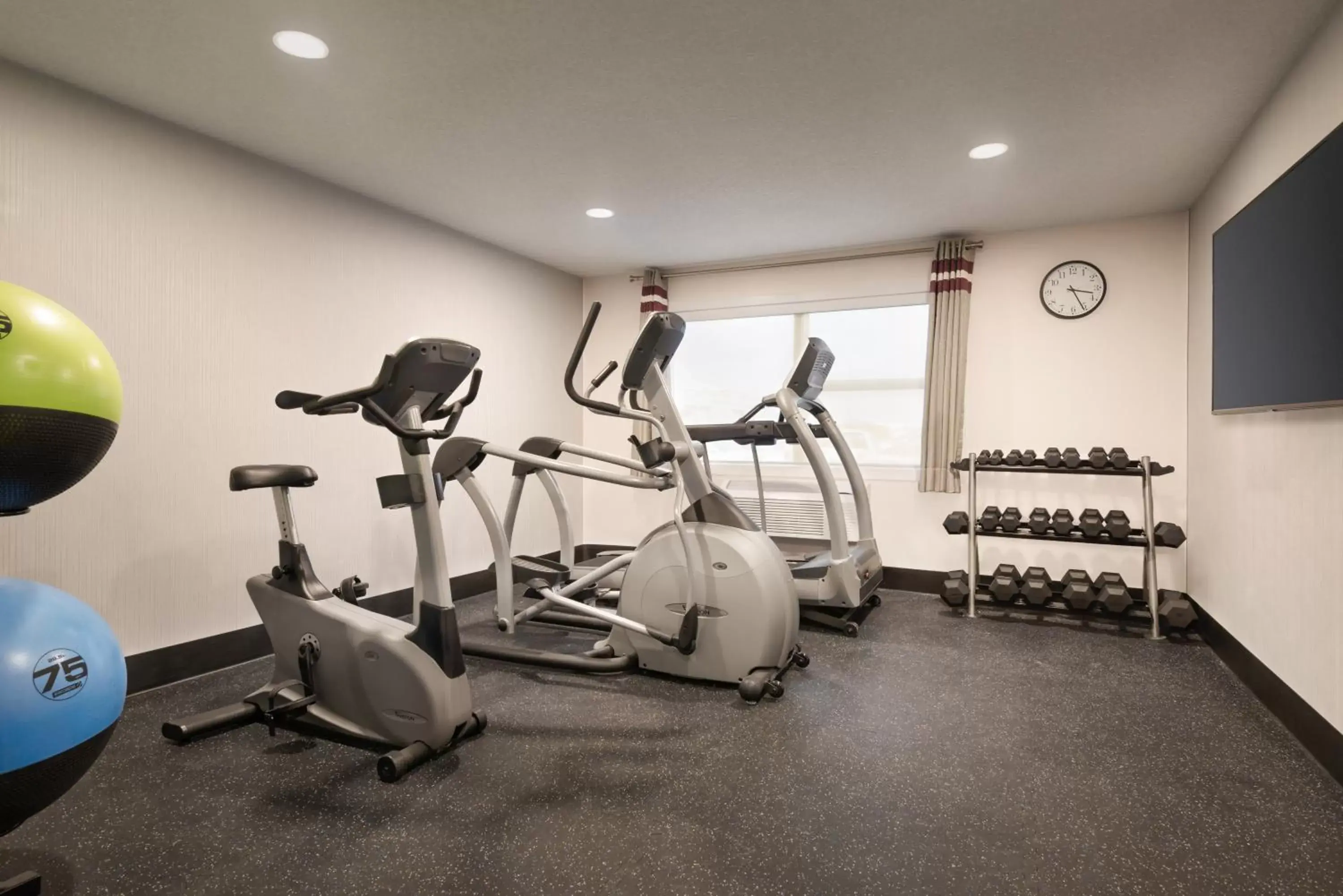 Fitness centre/facilities in Days Inn by Wyndham Wainwright Fitness centre/facilities in Days Inn by Wyndham Wainwright