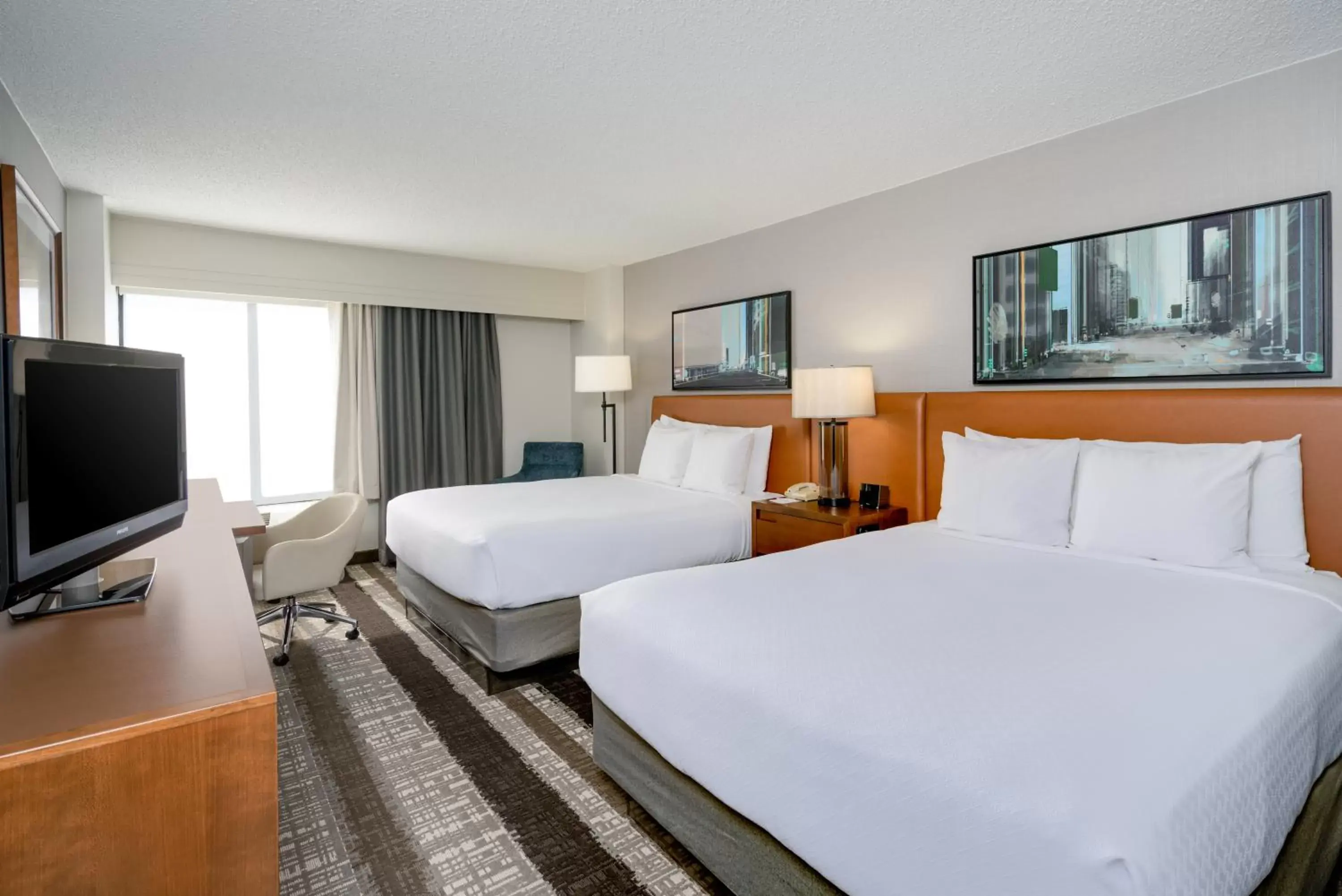 Photo of the whole room, Bed in Crowne Plaza Dulles Airport, an IHG Hotel