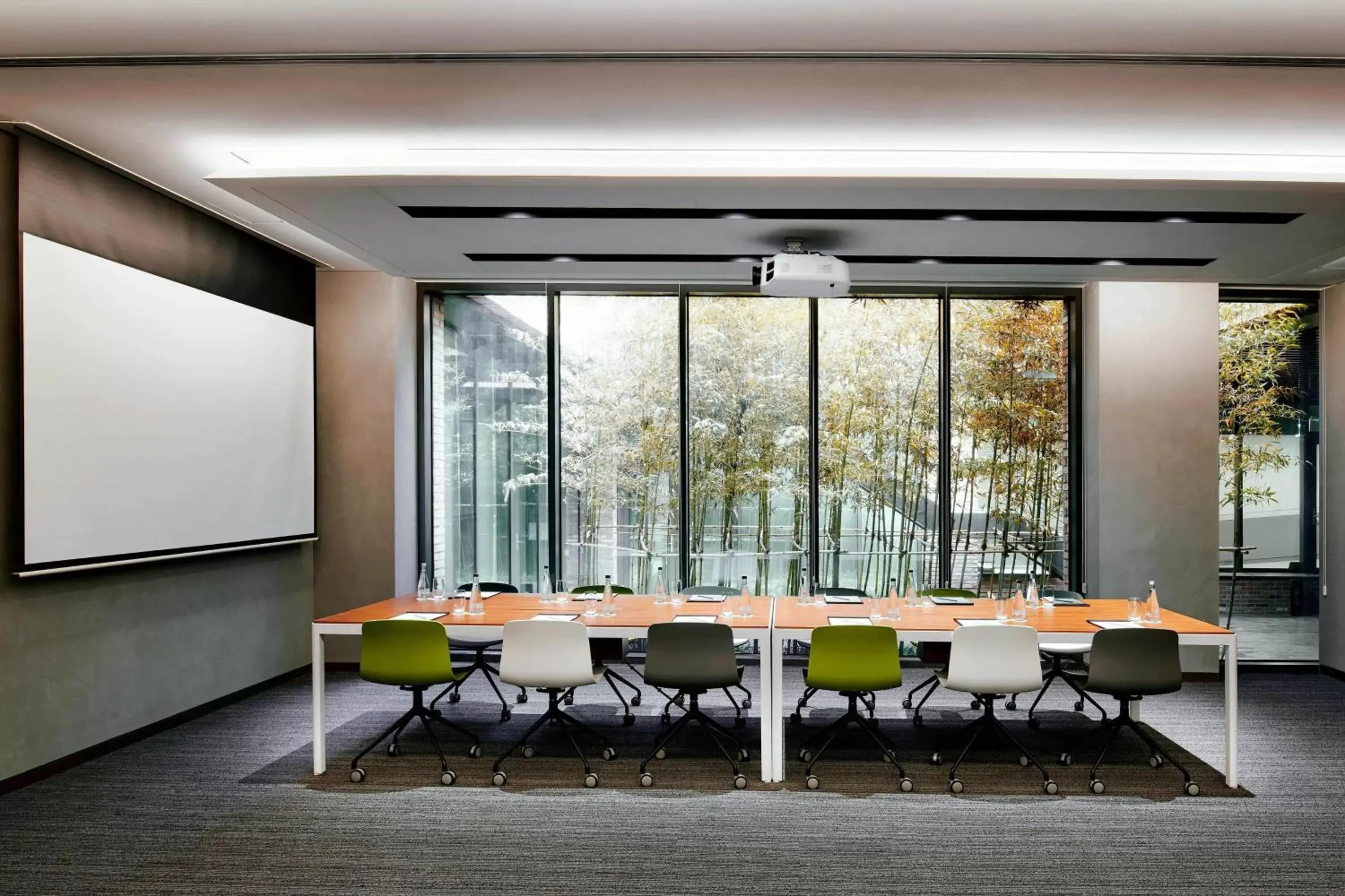 Meeting/conference room in Courtyard by Marriott Seoul Botanic Park