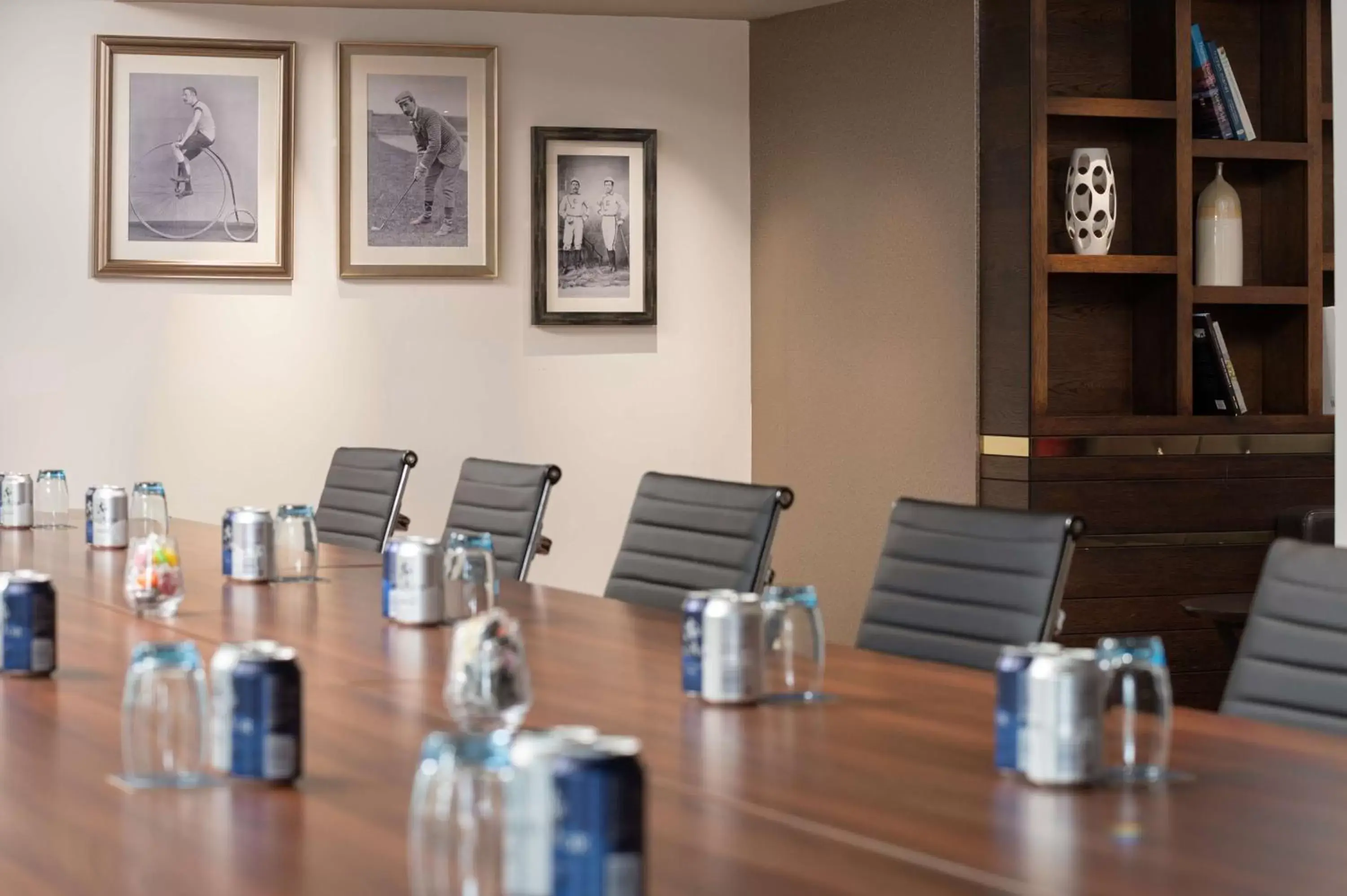 Meeting/conference room, Restaurant/Places to Eat in Hilton London Olympia