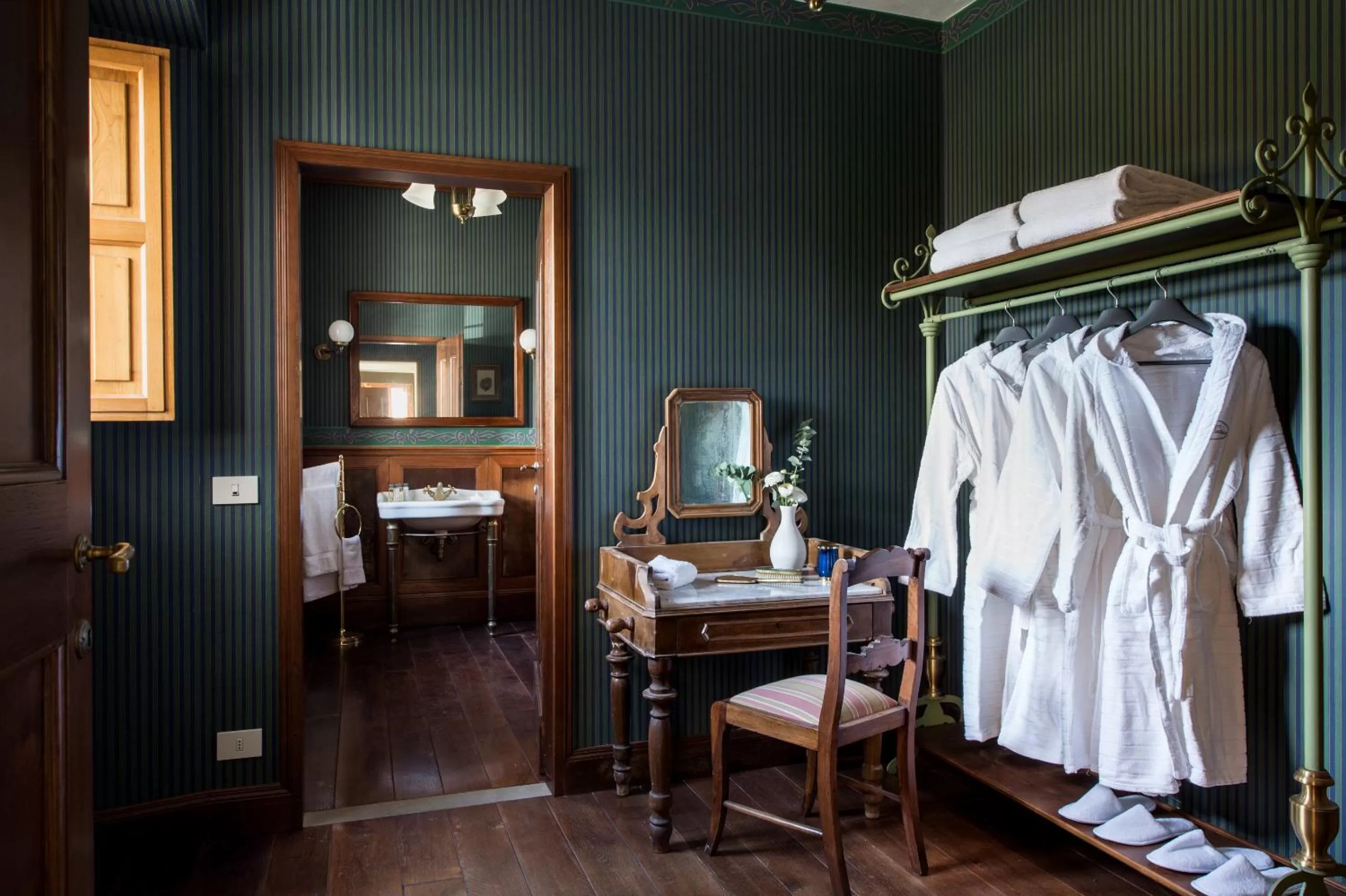 Bathroom in Viesca Toscana Suites & Villas