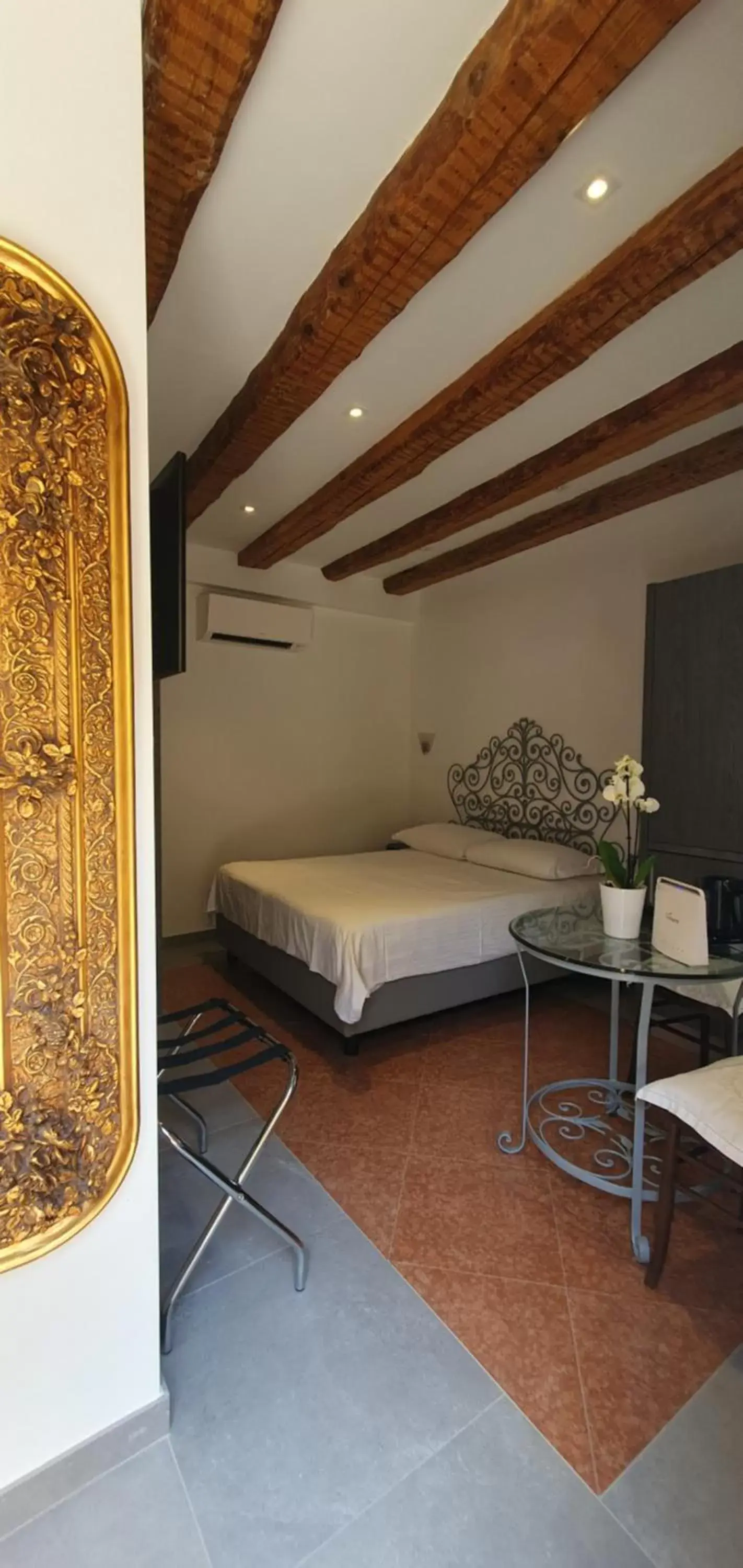 Bed in La Castellana Loft Hotel