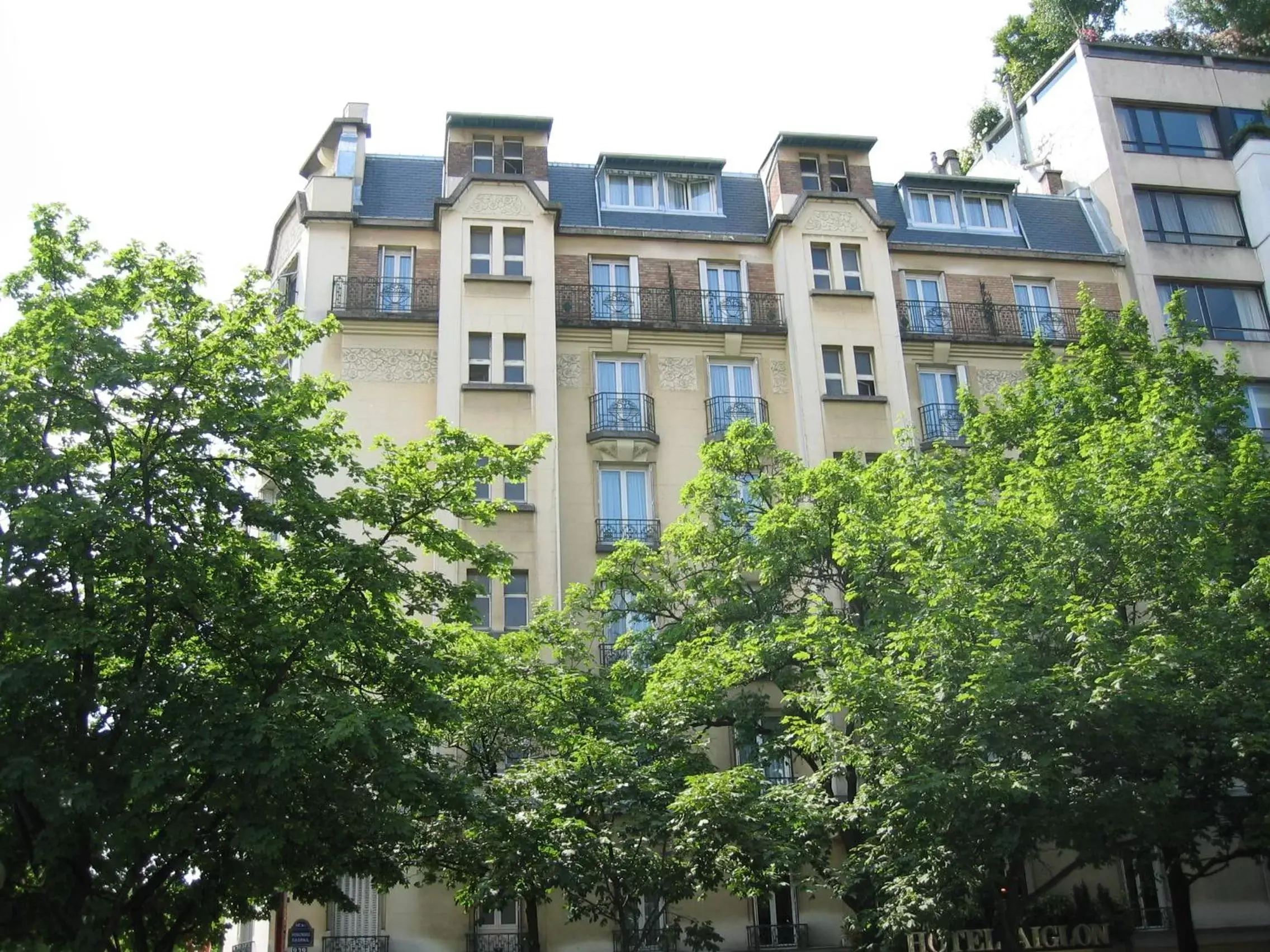 Property Building in Hôtel Aiglon