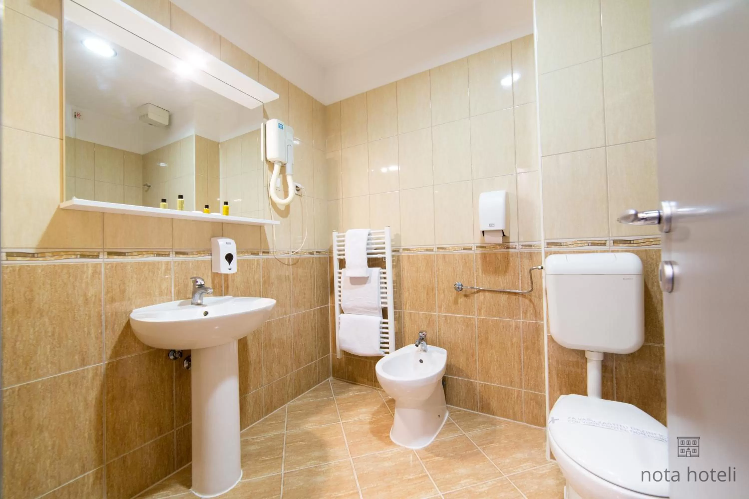 Bathroom in Hotel Sahat