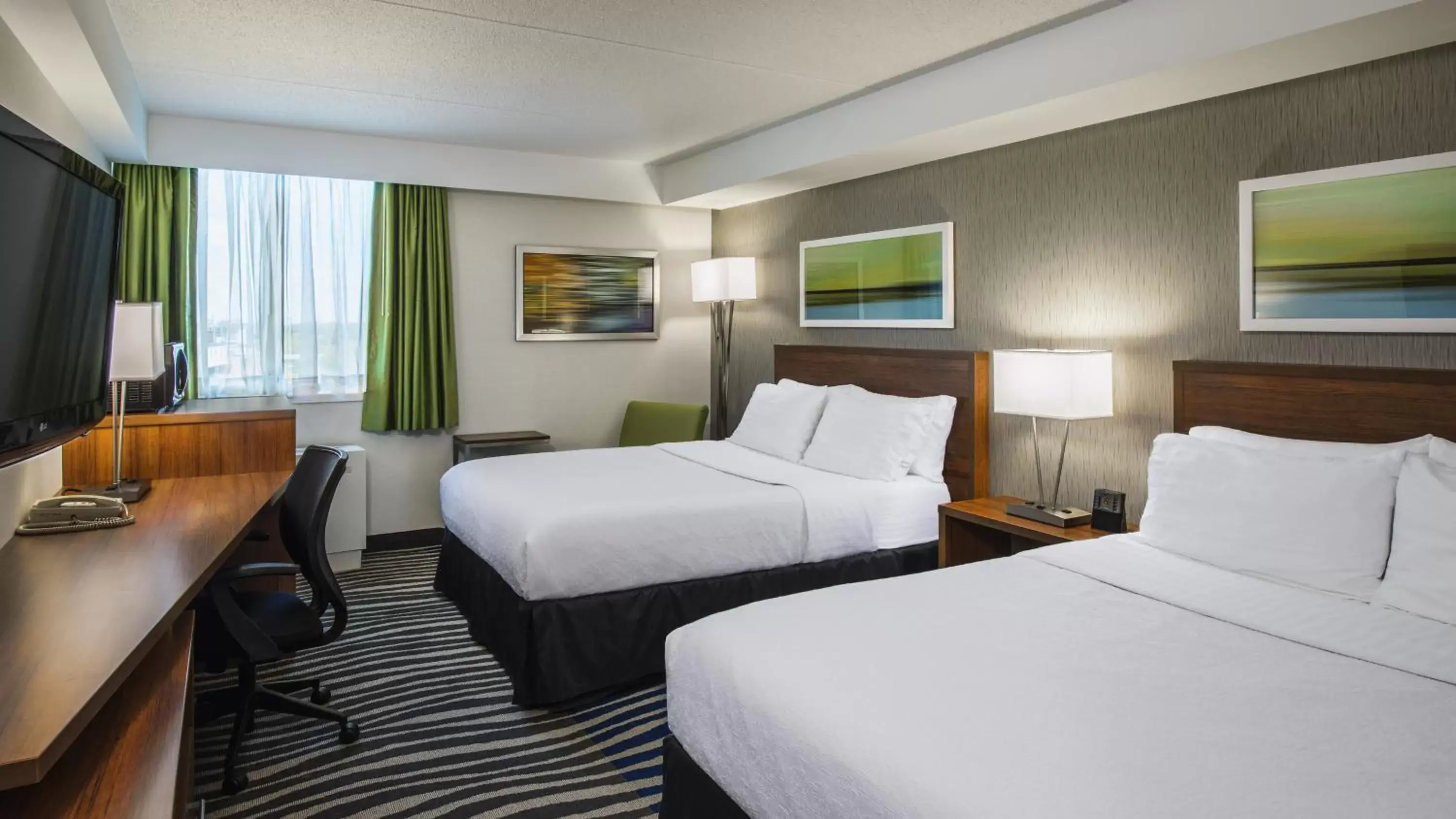 Photo of the whole room, Bed in Holiday Inn Winnipeg - Airport West, an IHG Hotel