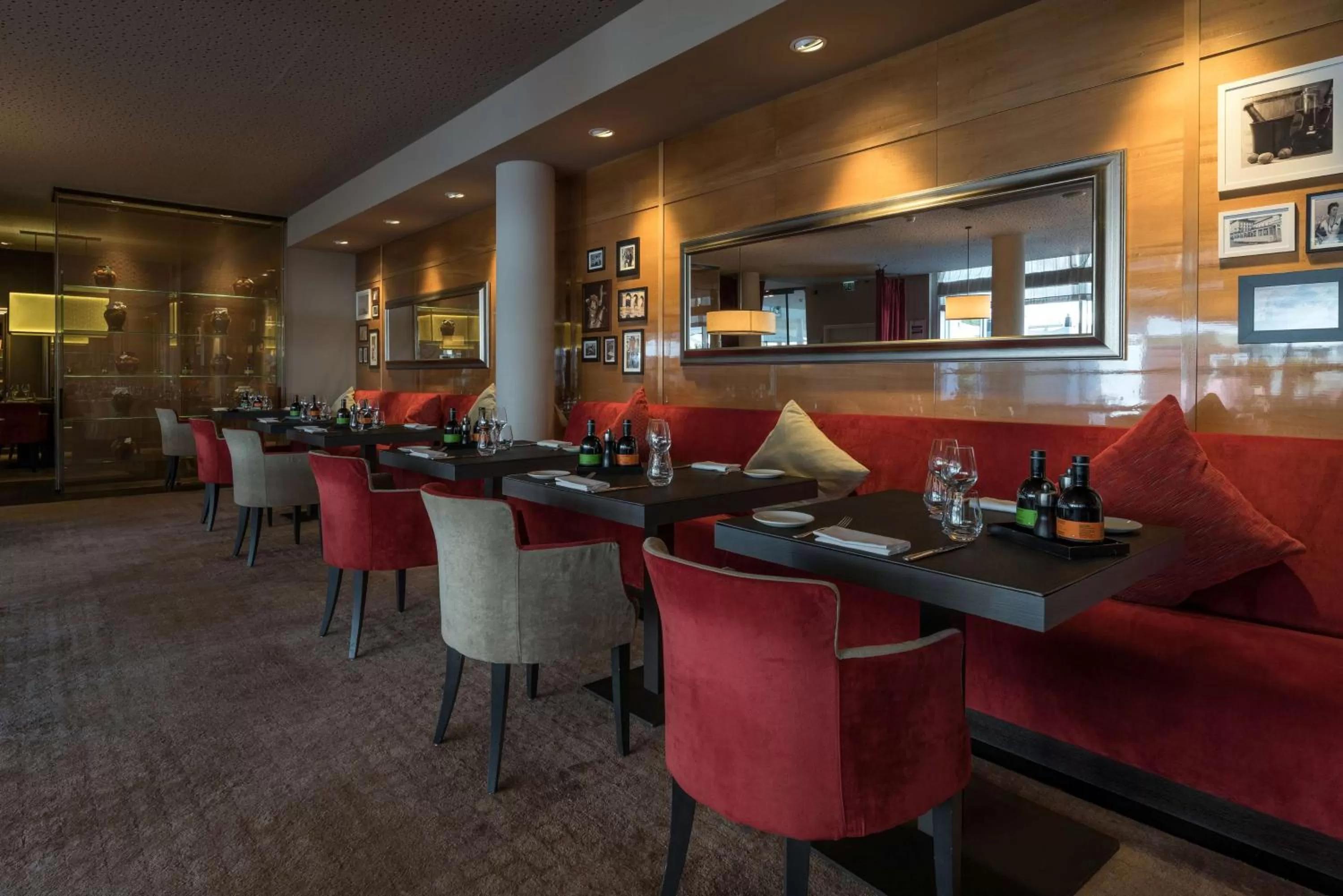 Restaurant/places to eat in Hilton Geneva Hotel and Conference Centre