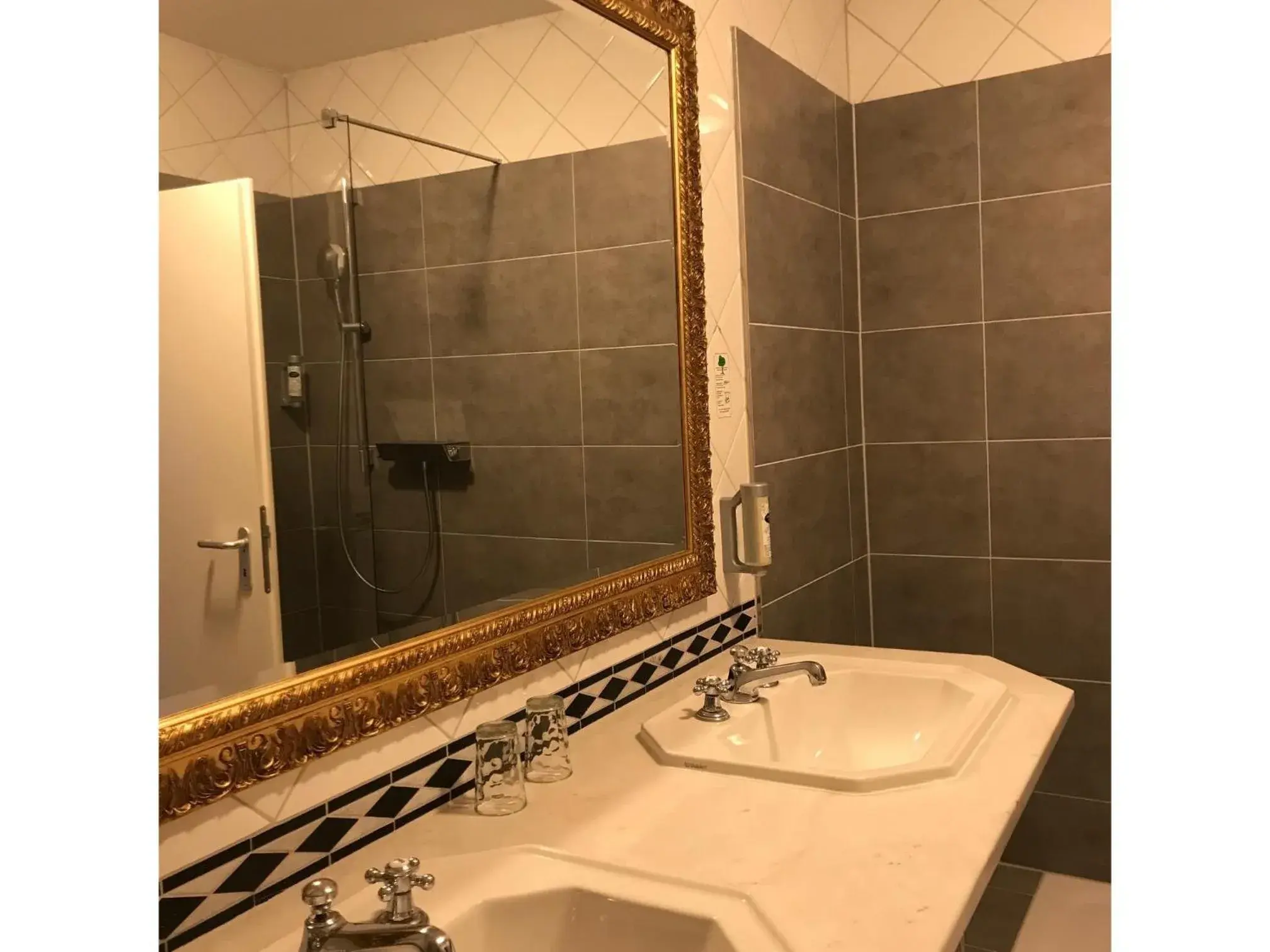 Bathroom in Hotel Prinzenpalais Bad Doberan