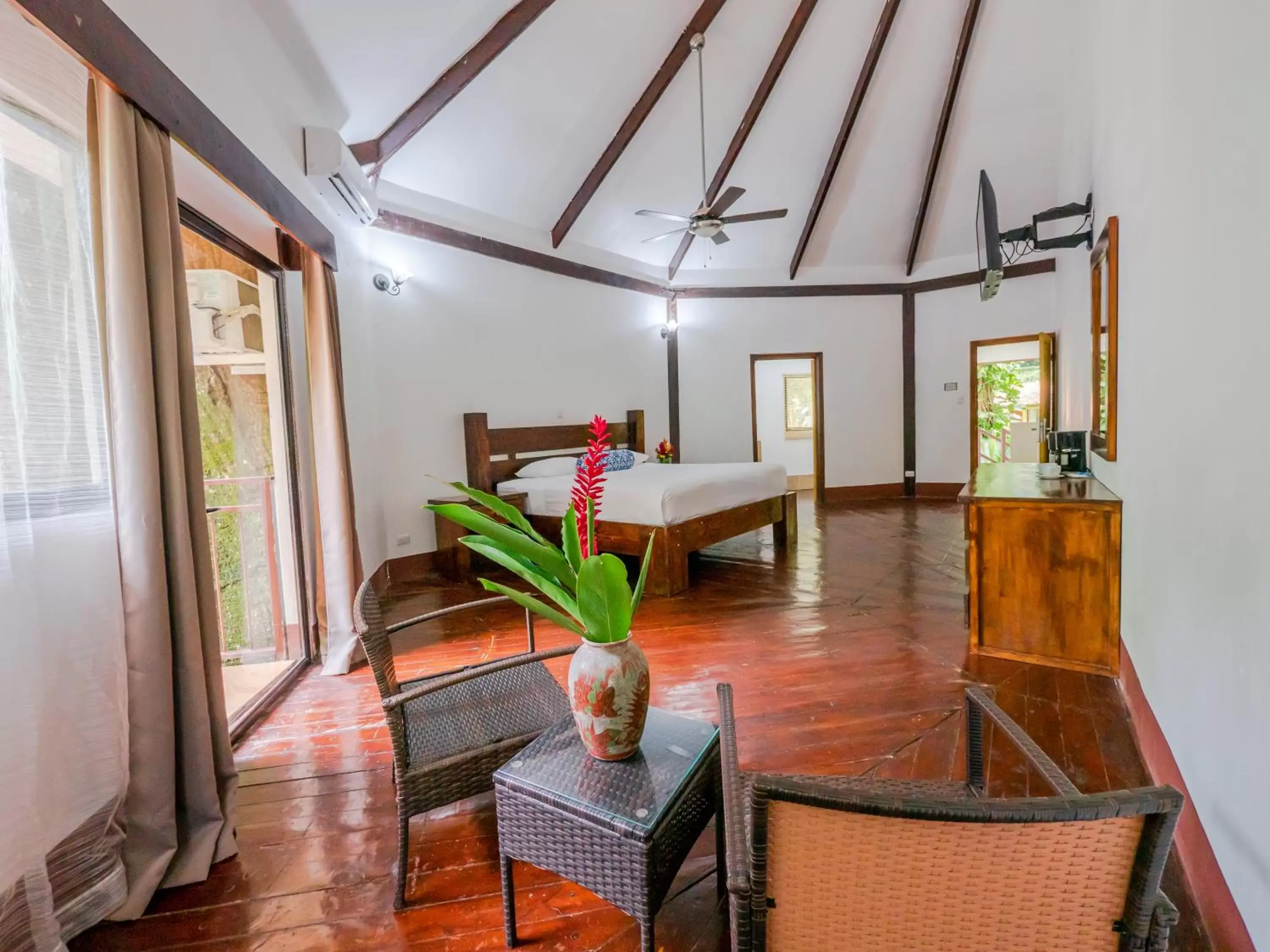 Photo of the whole room in Villa Lapas Jungle Village