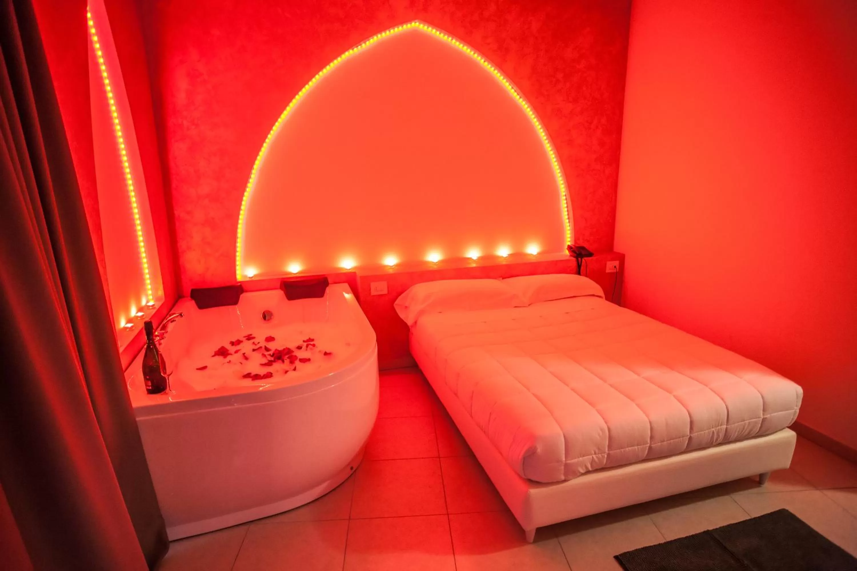 Bedroom, Bed in Hotel Oceanomare