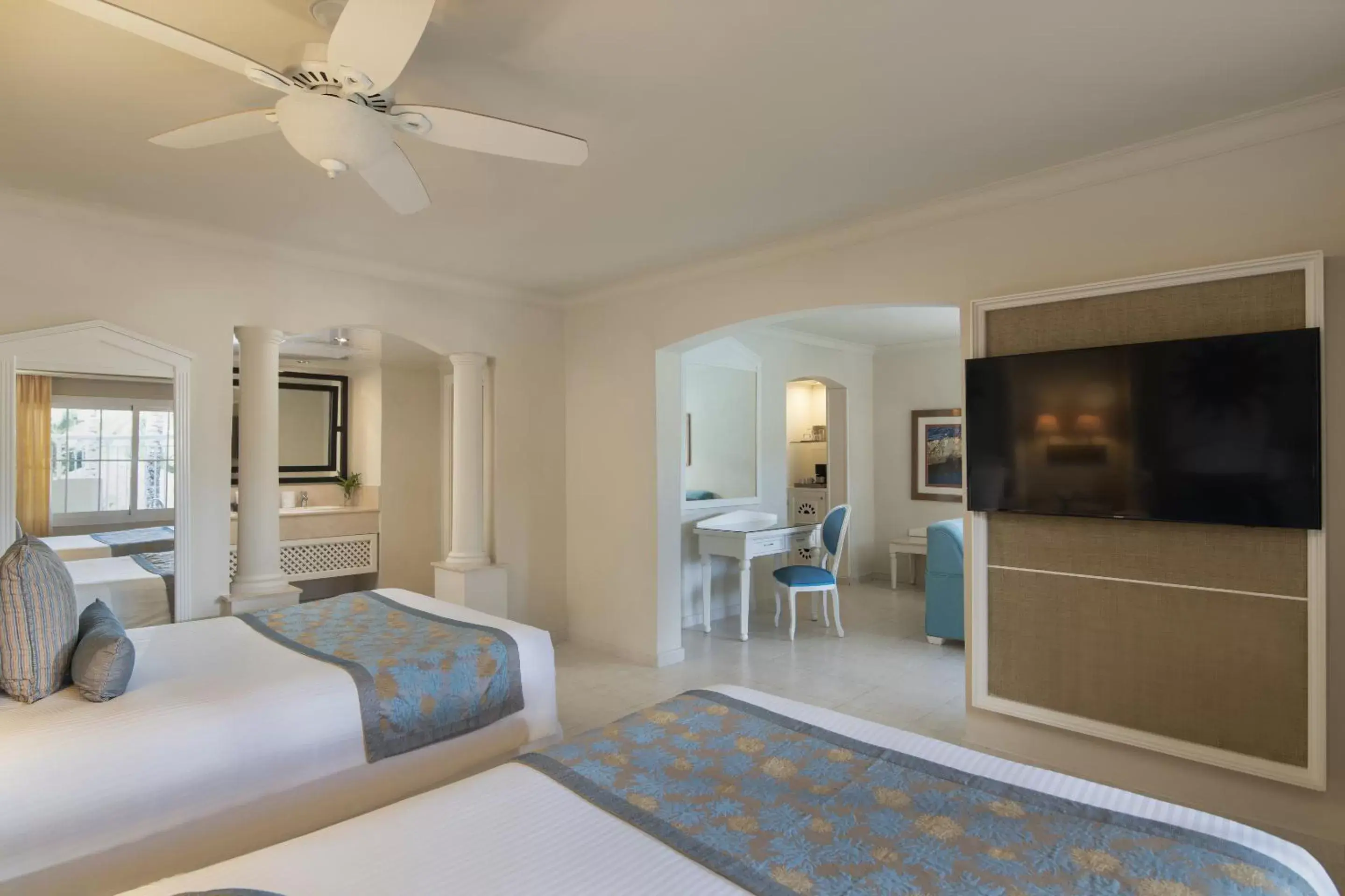 Bedroom, TV/Entertainment Center in Jewel Punta Cana All-Inclusive Resort