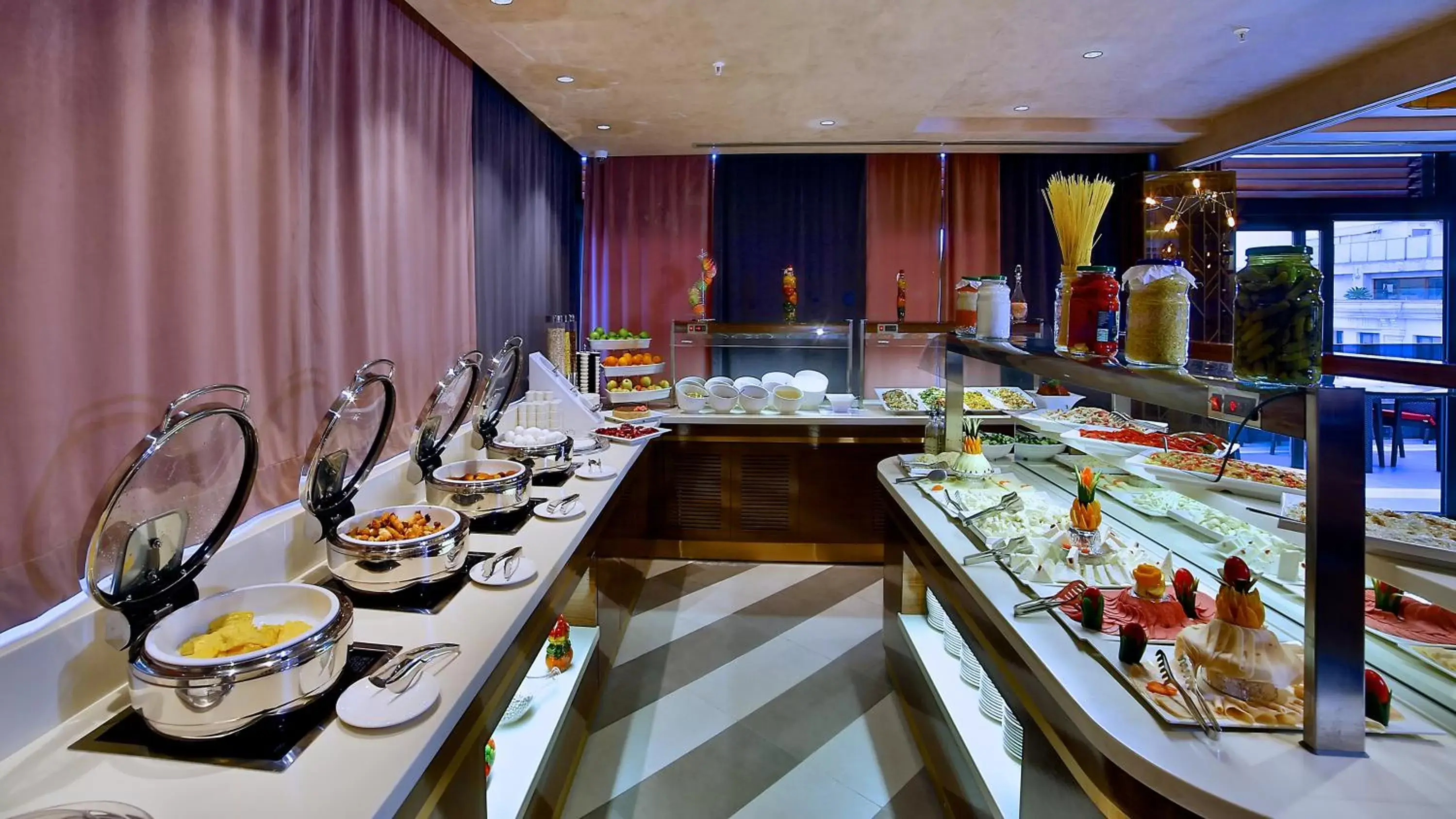 Breakfast, Restaurant/Places to Eat in Beethoven Premium Hotel